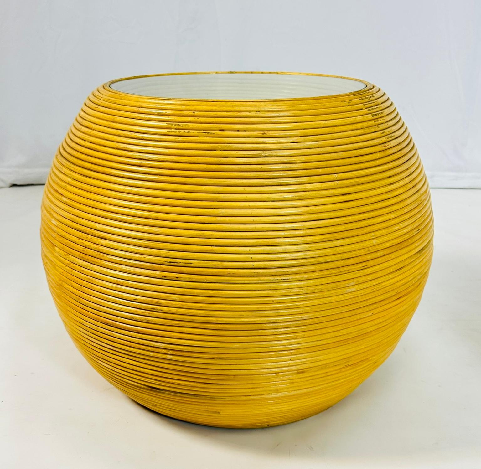 Vintage Pair of Pencil Reed & Glass Side Tables en vente 5