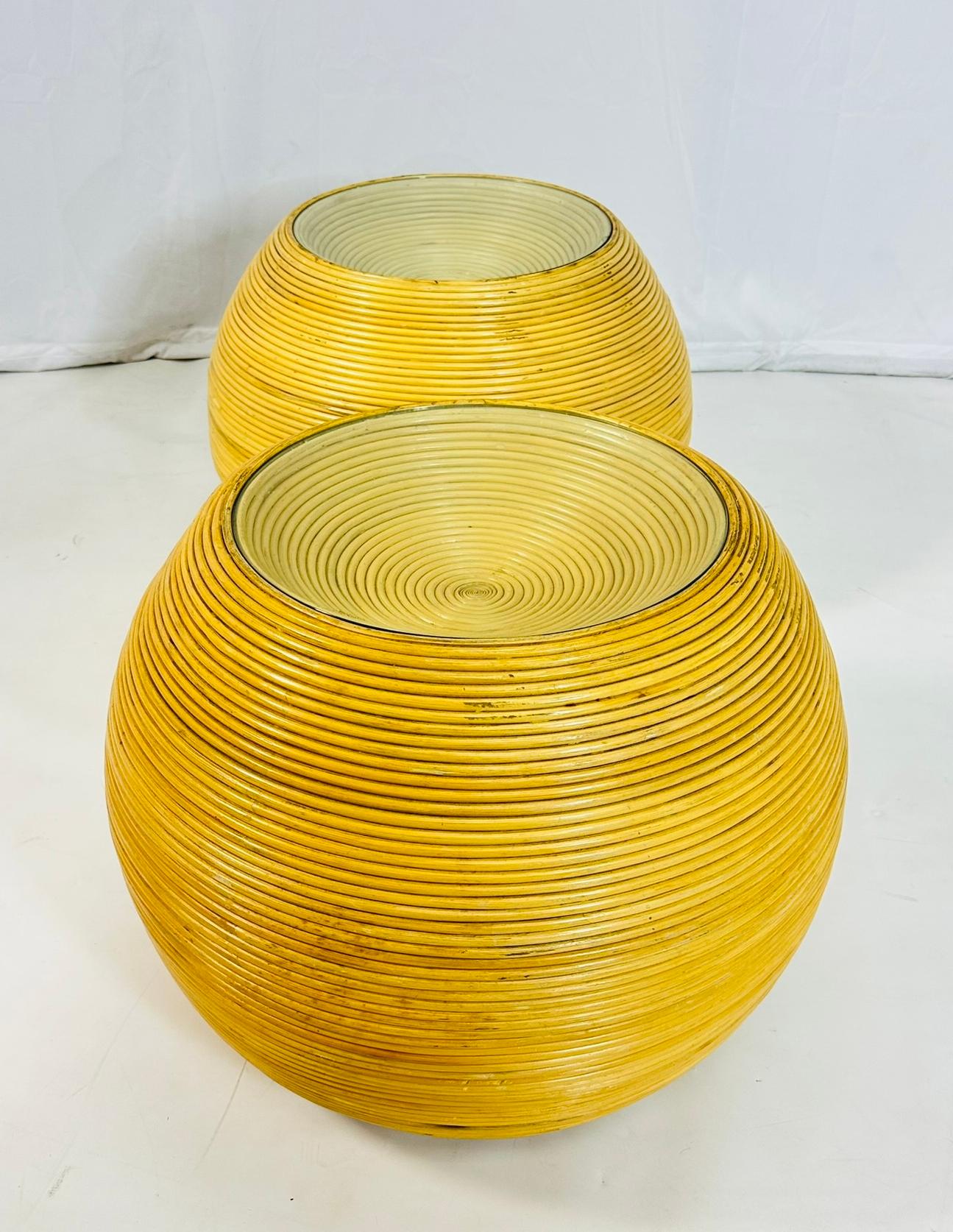 Fait main Vintage Pair of Pencil Reed & Glass Side Tables en vente