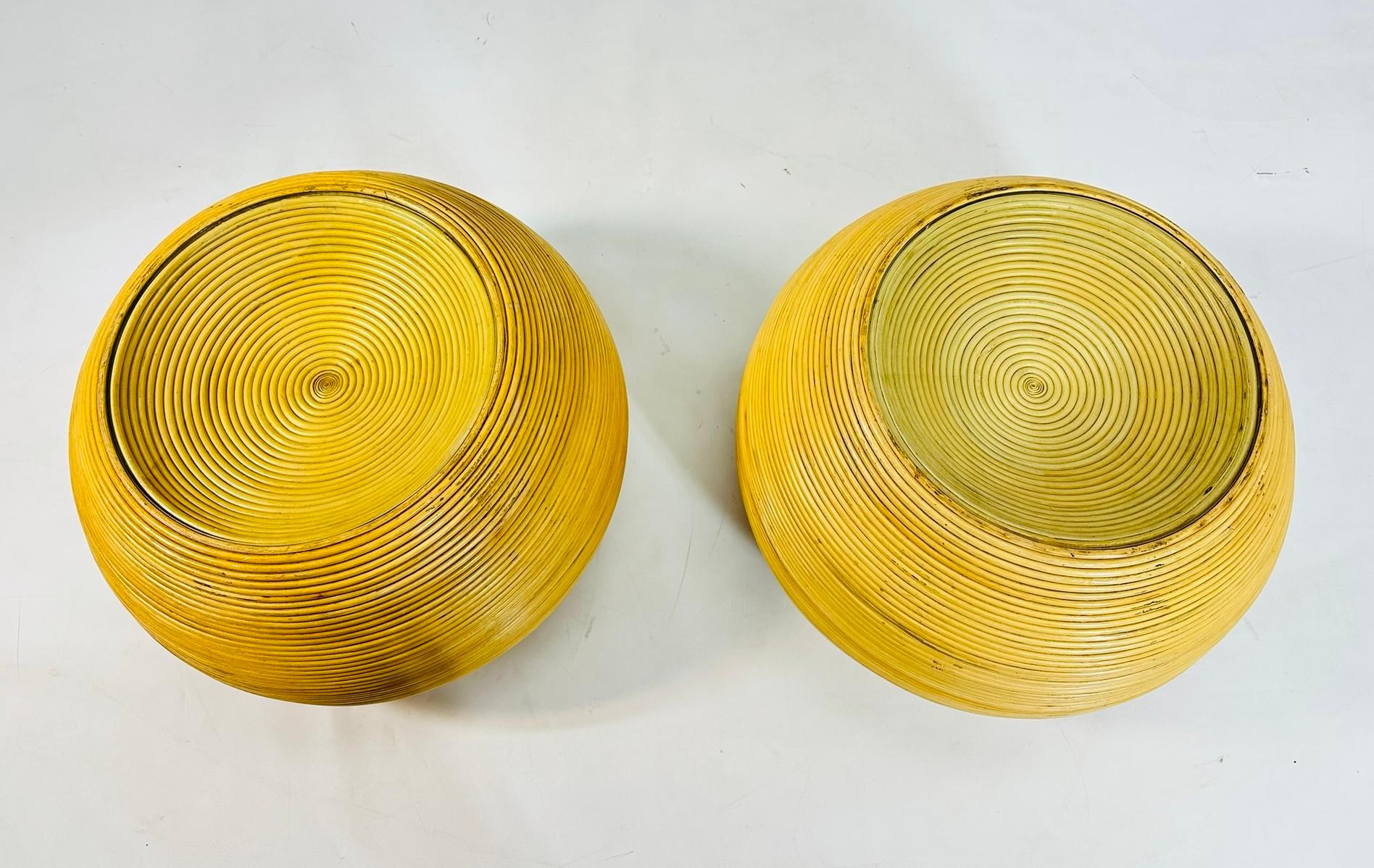 Fin du 20e siècle Vintage Pair of Pencil Reed & Glass Side Tables en vente