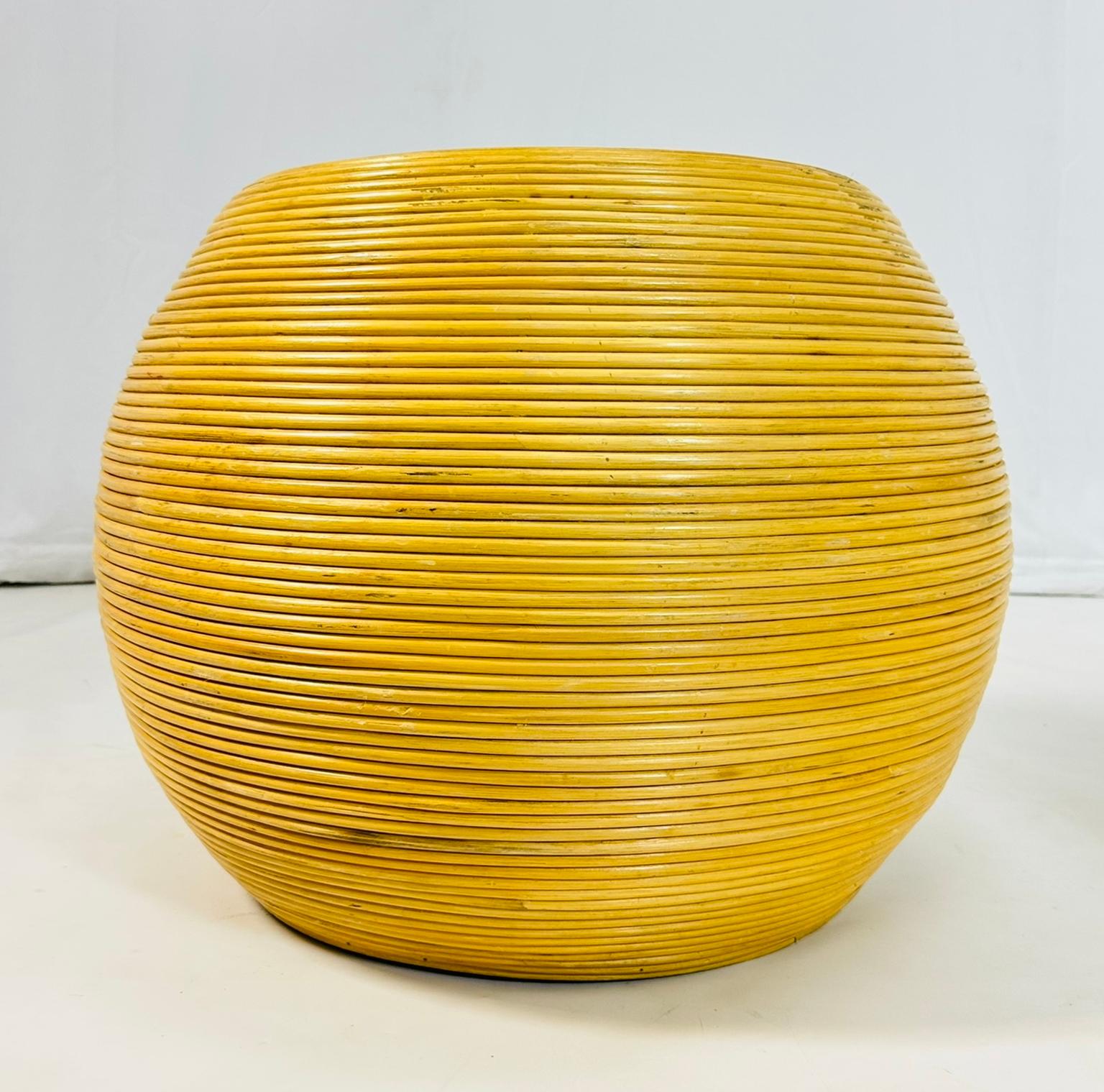 Rotin Vintage Pair of Pencil Reed & Glass Side Tables en vente