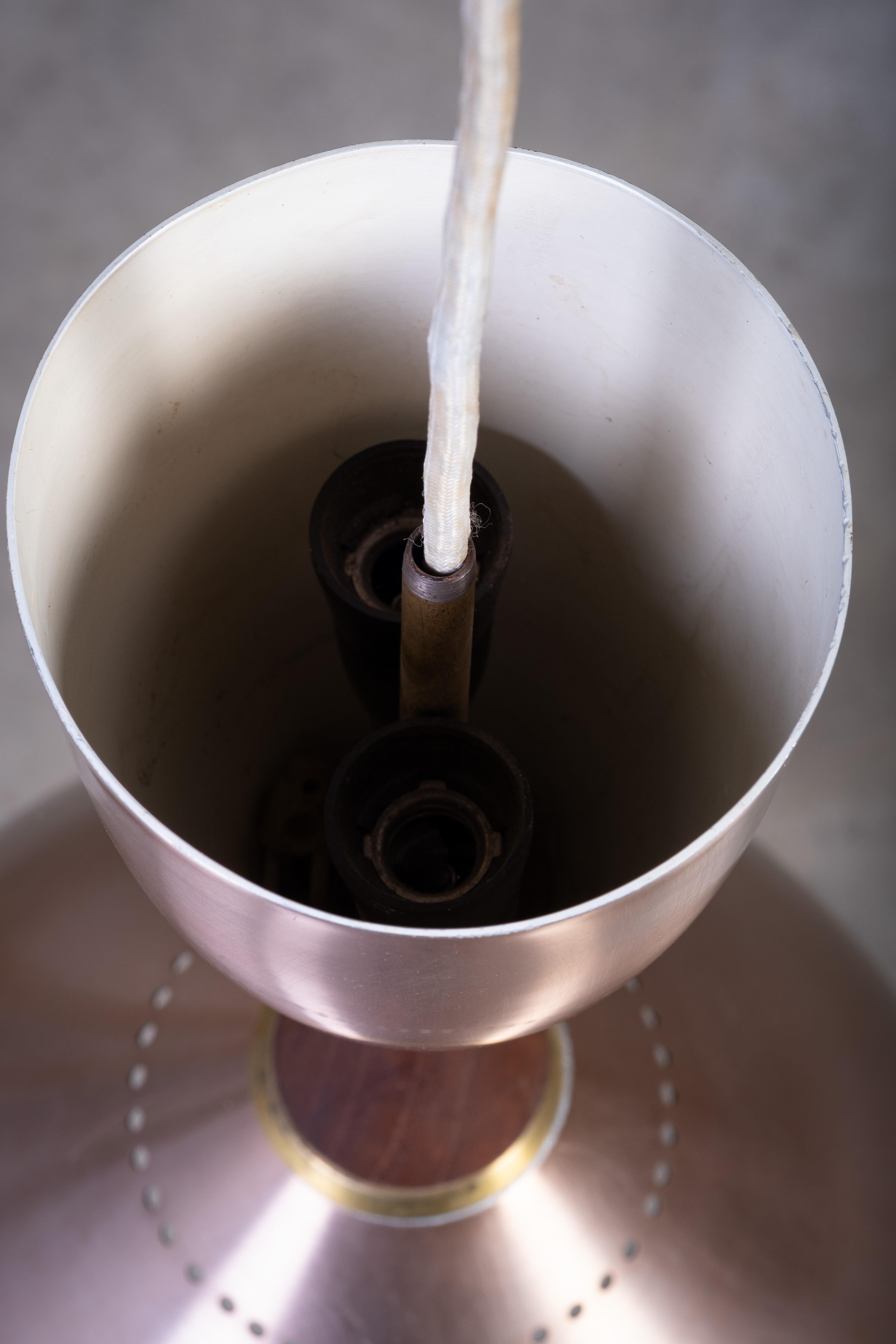 Metallo Coppia di lampade a sospensione di Svend Holm Sørensen per Holm Sørensen & Co, anni '50 in vendita