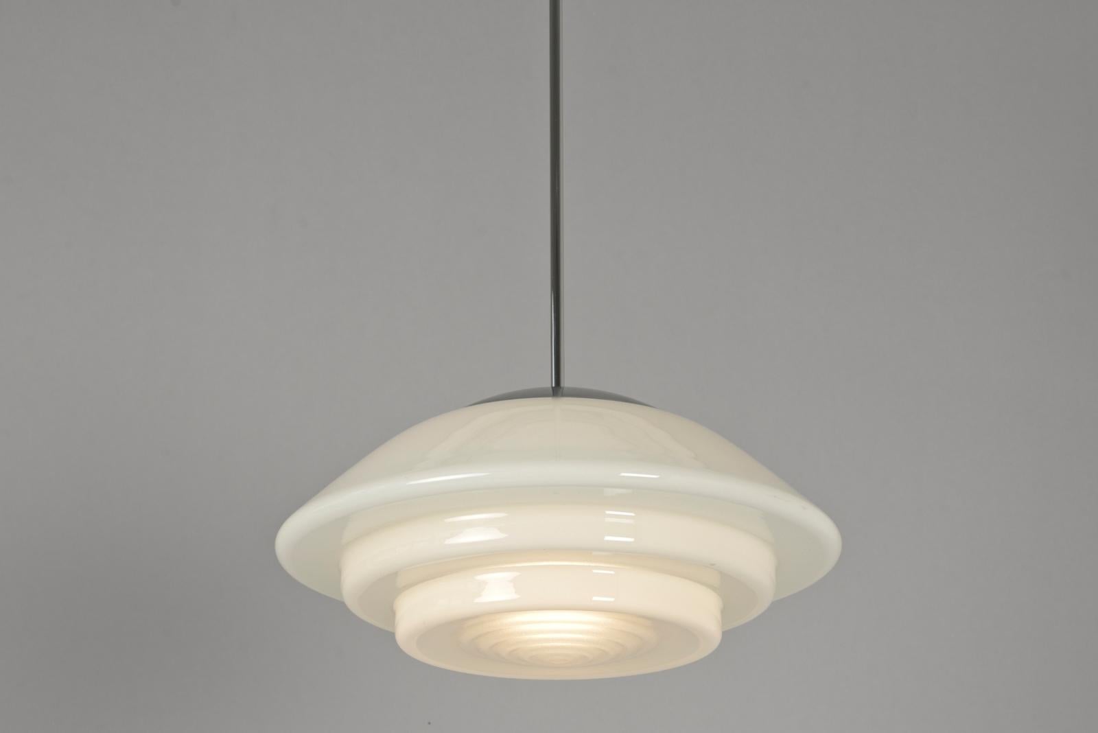 Pair of Pendant Lamps in Milk Glass, Germany - 1935 In Good Condition For Sale In Berlin, DE