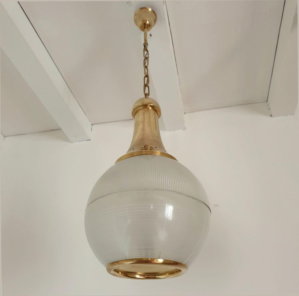 Pair of pendant lights by Dominioni In Excellent Condition For Sale In Dallas, TX