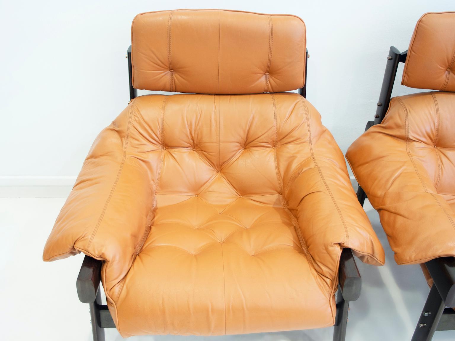Pair of Percival Lafer Leather Lounge Chairs with Footrests In Good Condition In Madrid, ES