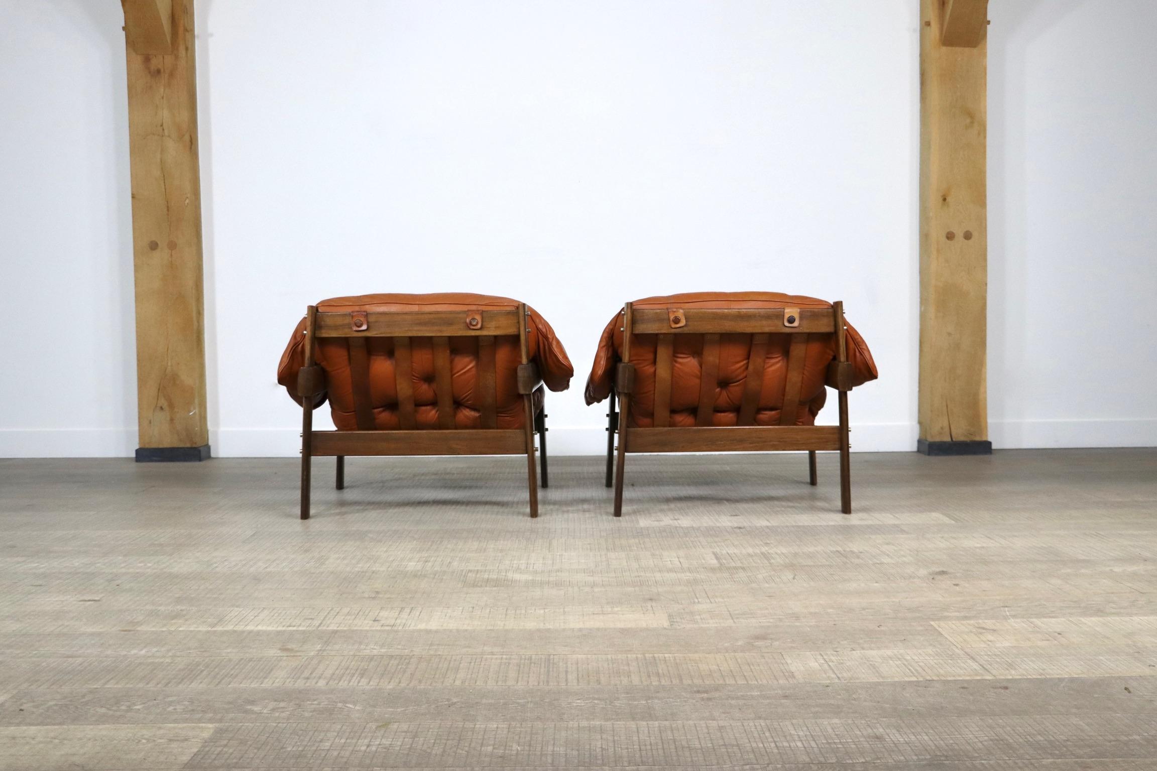 Pair of Percival Lafer MP-41 Lounge Chairs in Cognac Leather, Brazil, 1970s 9