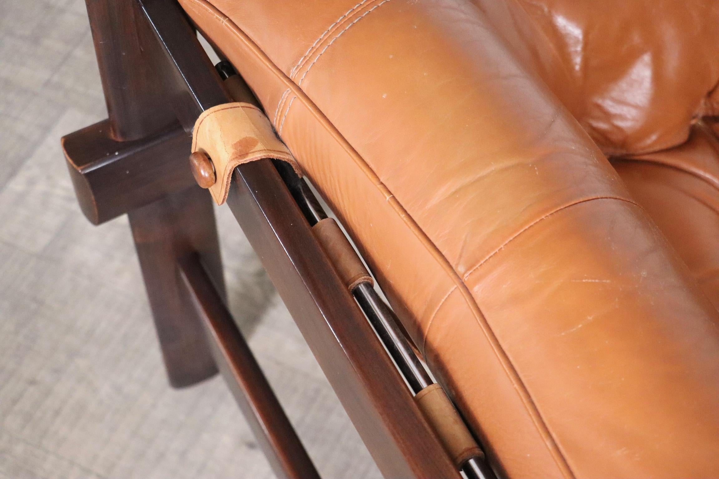 Pair of Percival Lafer MP-41 lounge chairs in cognac leather, Brazil 1970s 12