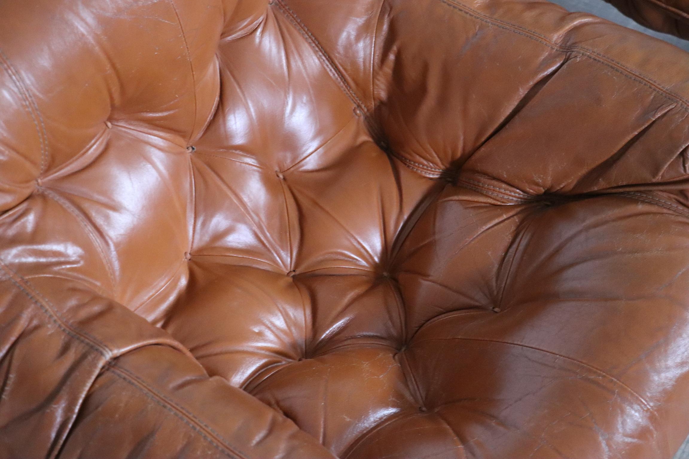 Leather Pair of Percival Lafer MP-41 lounge chairs in cognac leather, Brazil 1970s