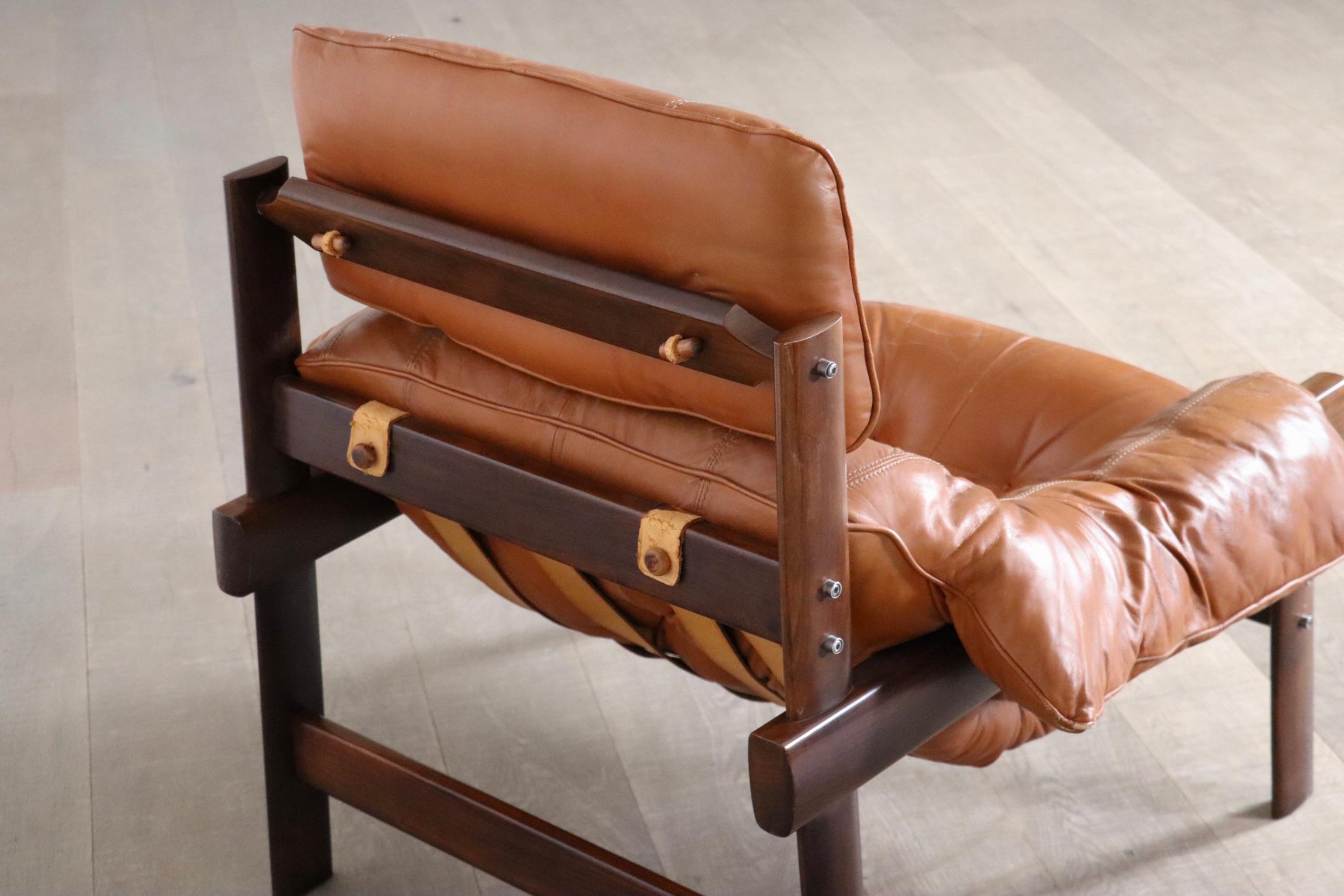 Pair of Percival Lafer MP-41 lounge chairs in cognac leather, Brazil 1970s 4