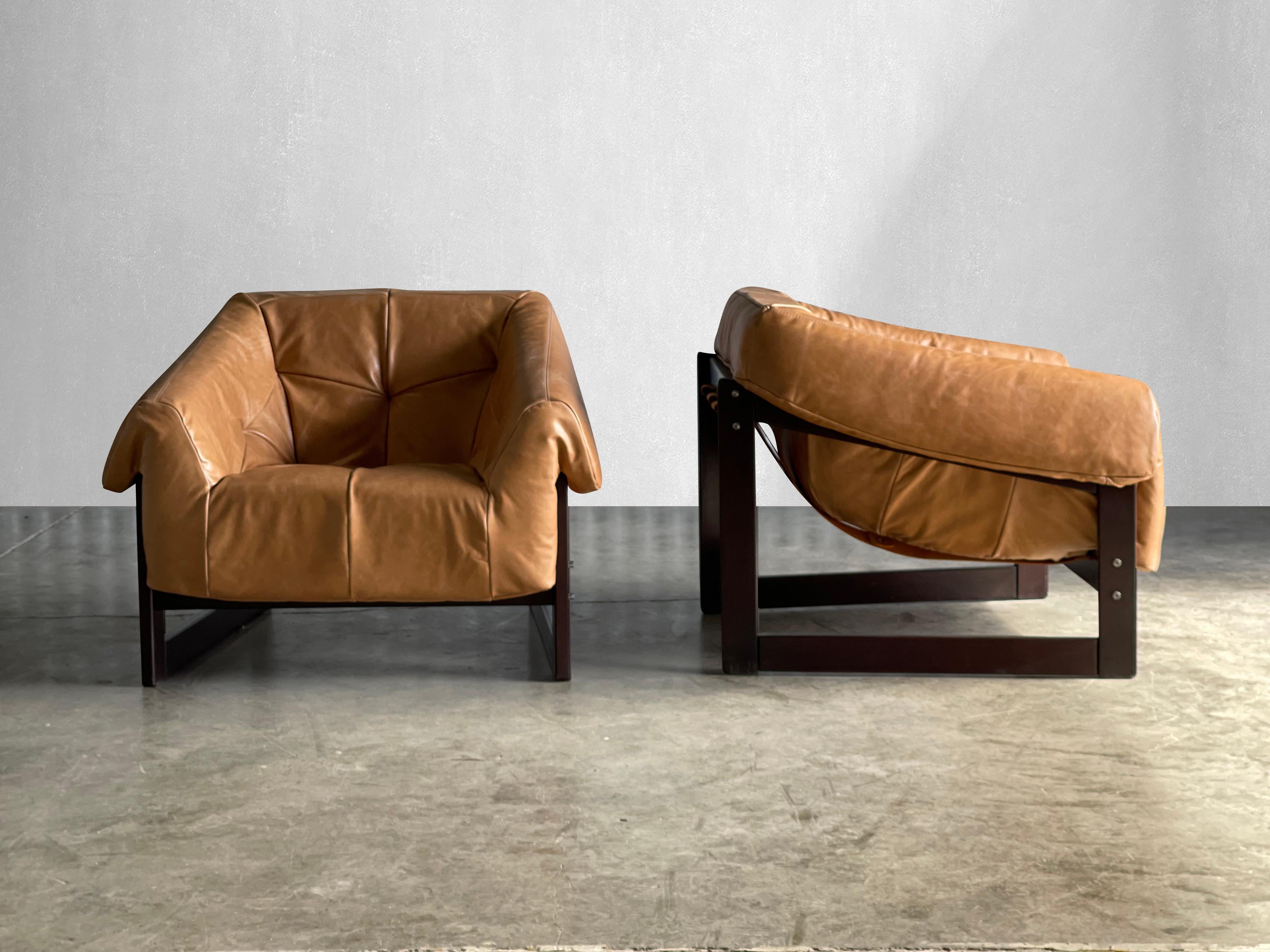 Paire de fauteuils de salon MP-79 de Percival Lafer en vente 4
