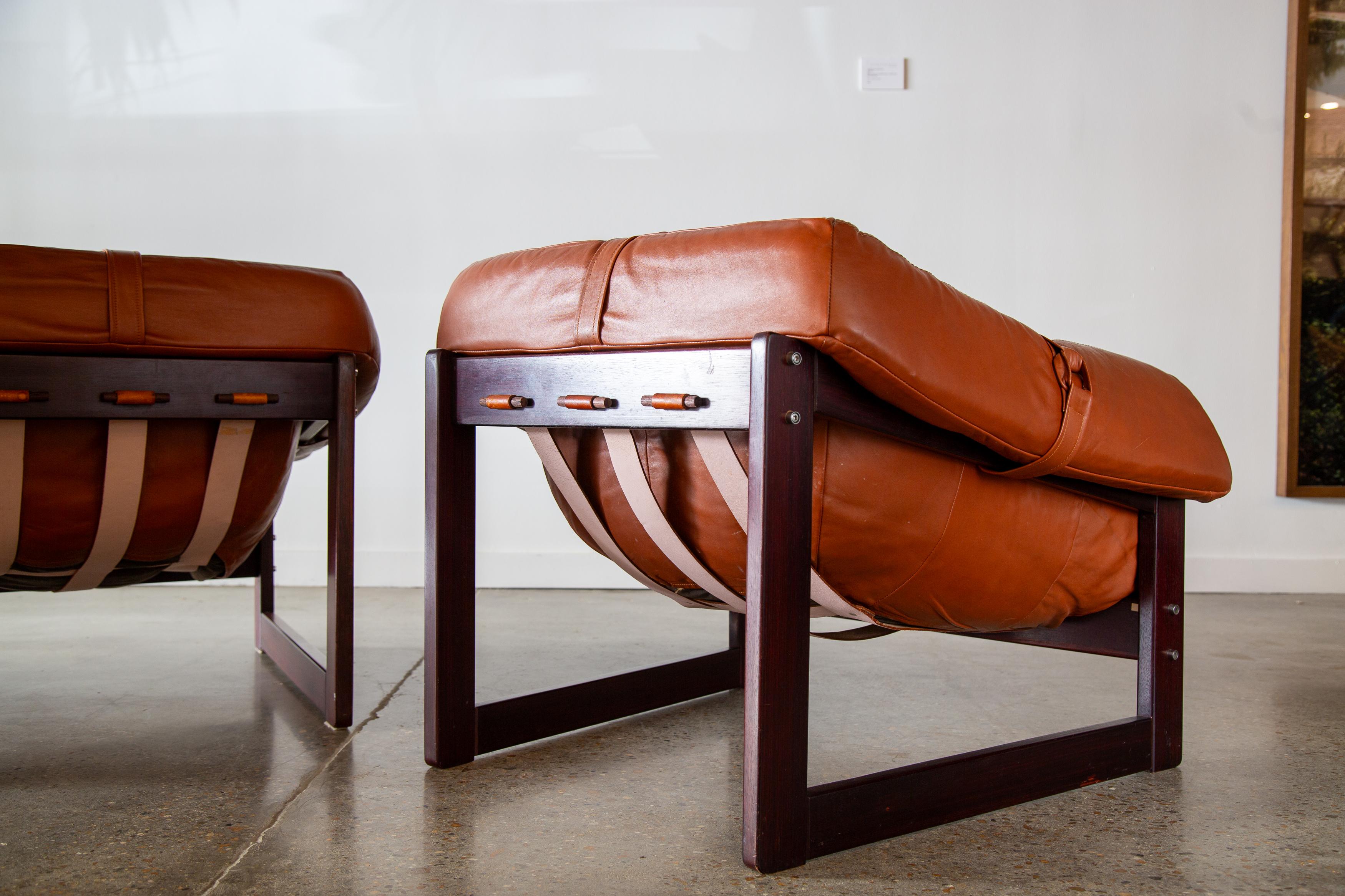 Pair of Percival Lafer MP93 lounge chairs in rosewood and original leather In Good Condition For Sale In Virginia Beach, VA