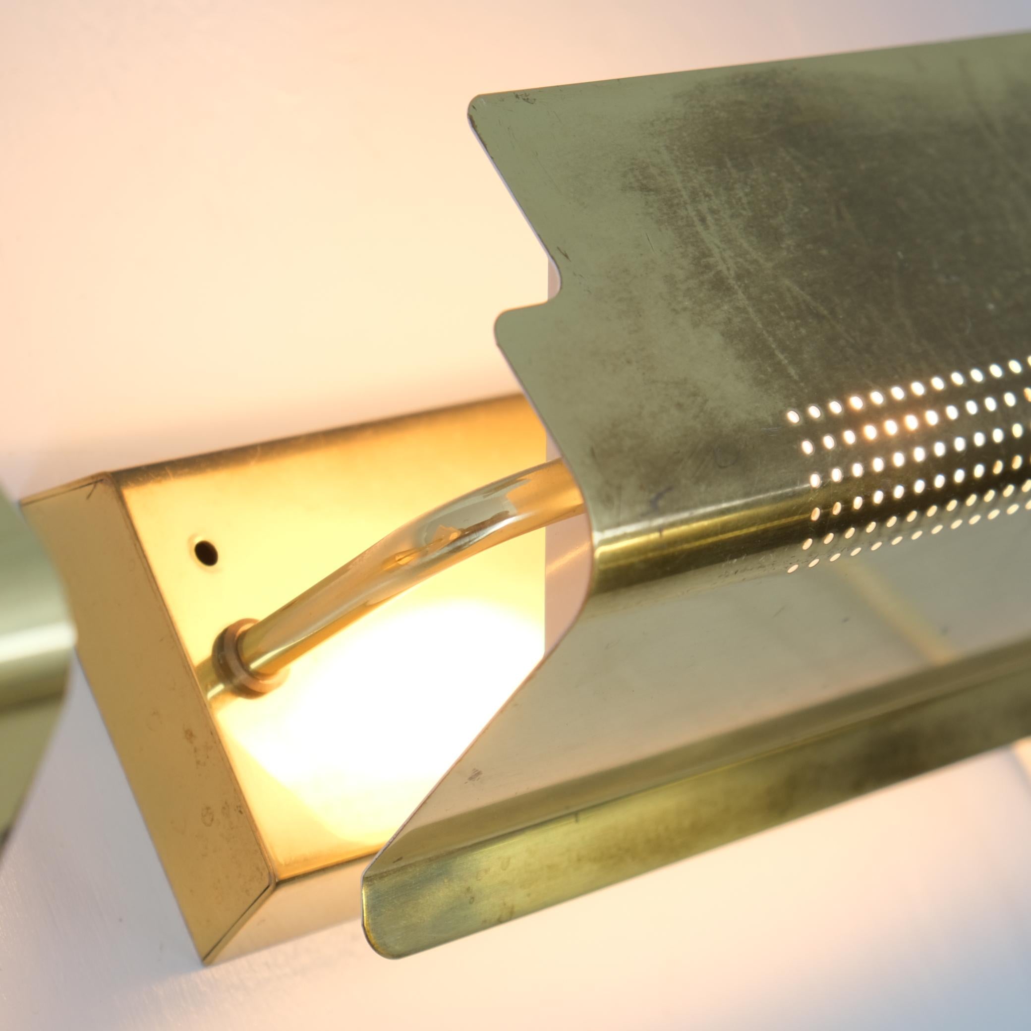 Paar Wandlampen aus gelochtem Messing, NAFA Nybro Armaturfabrik, Schweden 1970er Jahre im Angebot 2