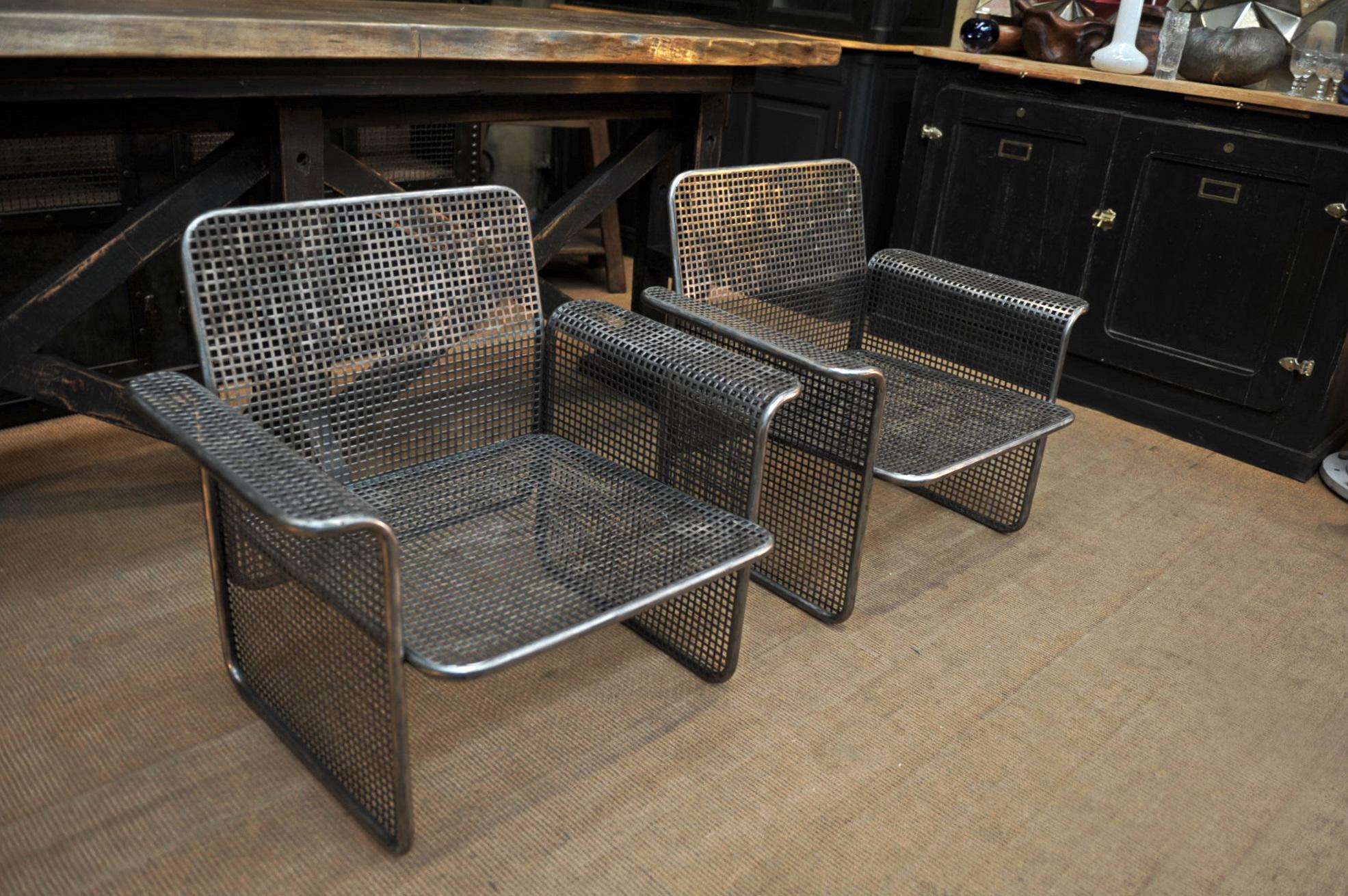 Pair of Perforated Metal Chairs Italie, circa 1960 For Sale 3