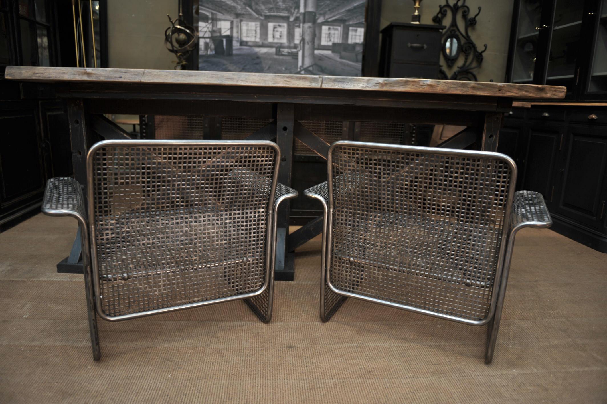 Pair of Perforated Metal Chairs Italie, circa 1960 For Sale 6