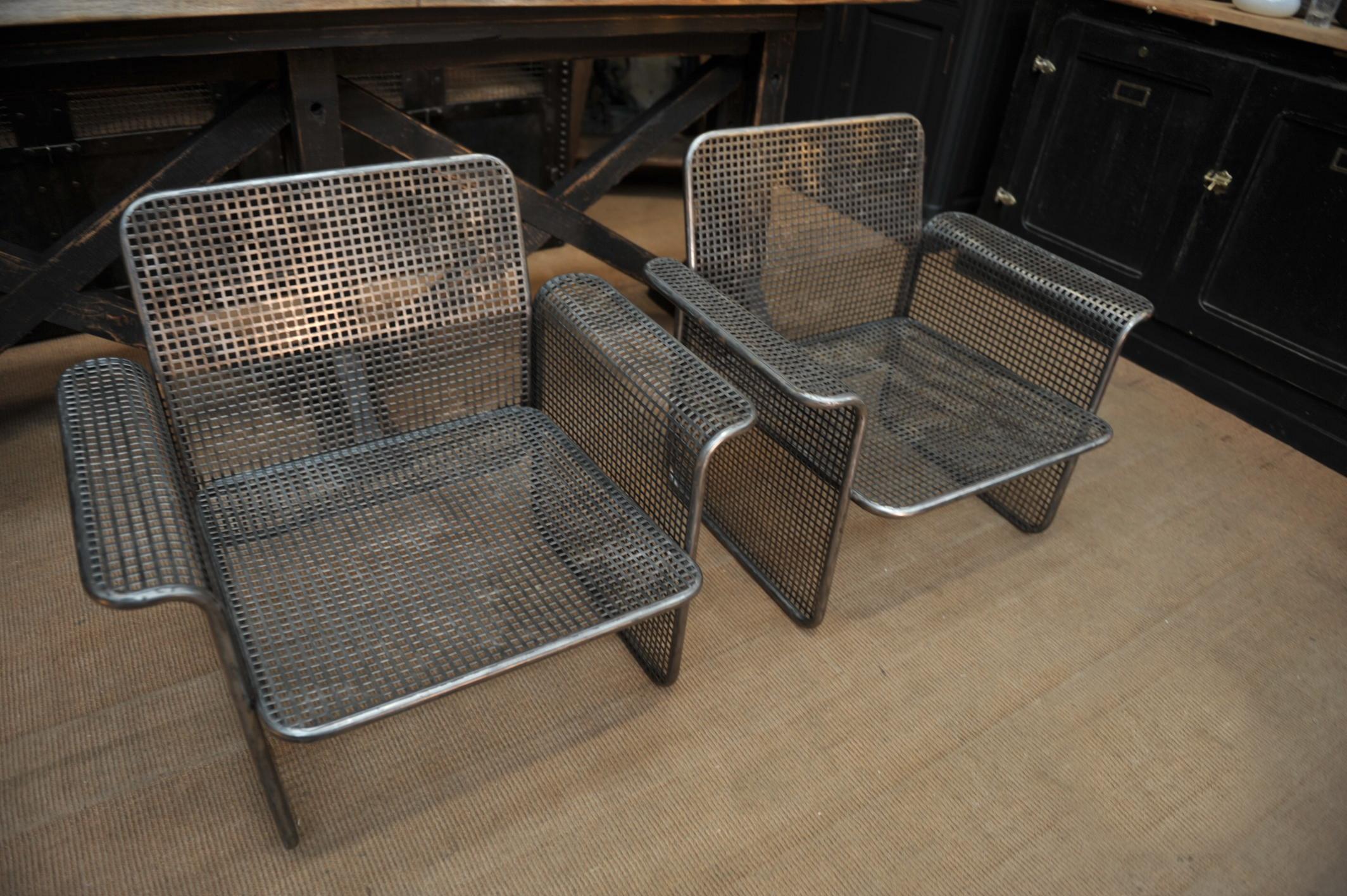 Mid-Century Modern Pair of Perforated Metal Chairs Italie, circa 1960 For Sale