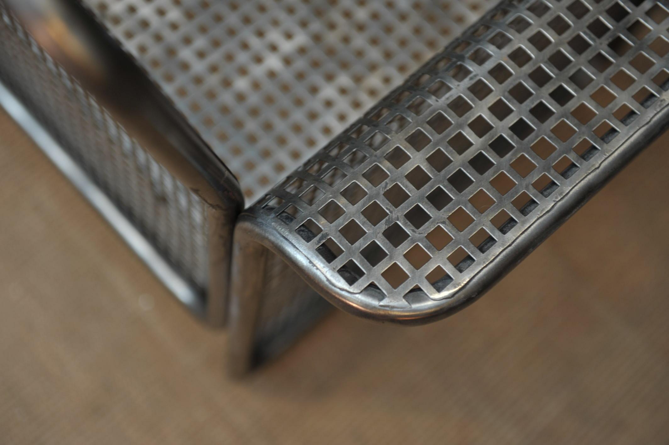 Mid-20th Century Pair of Perforated Metal Chairs Italie, circa 1960 For Sale