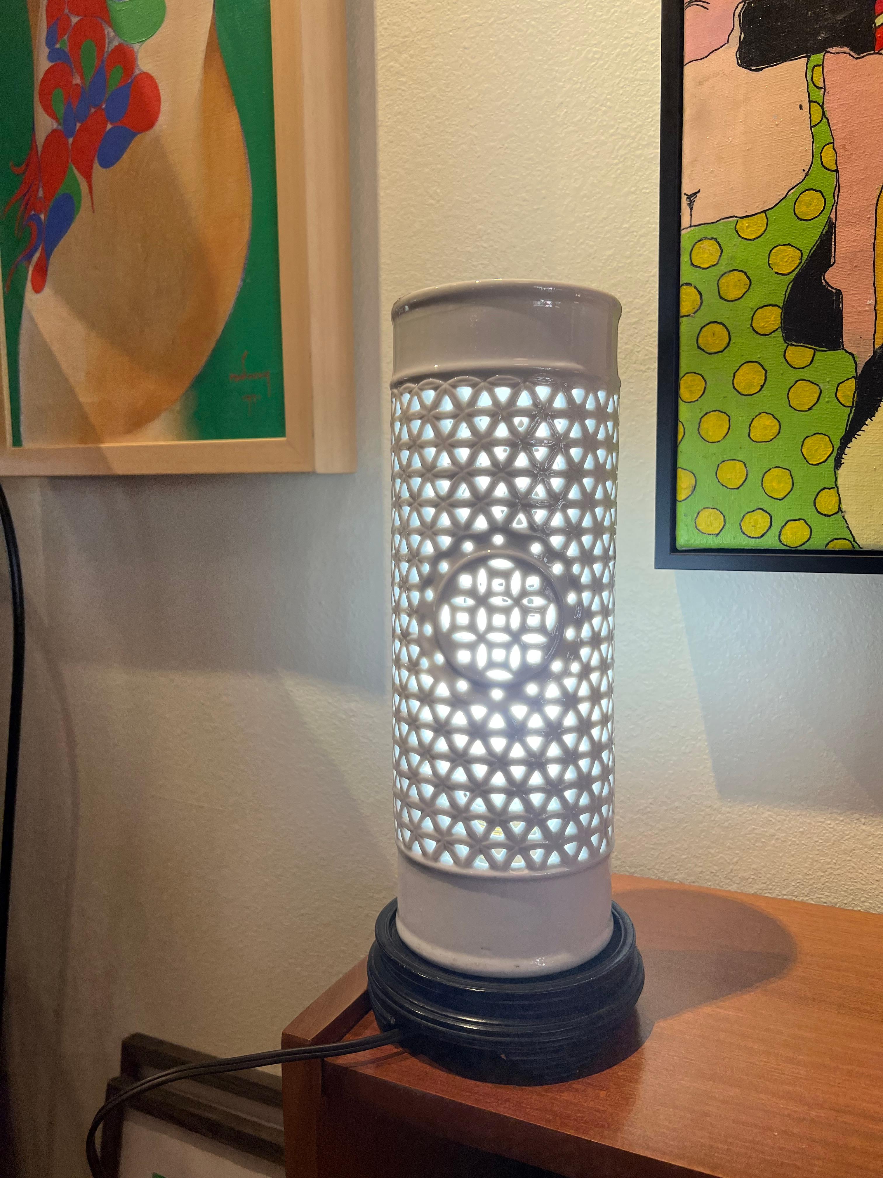 Late 20th Century Pair of Perforated Porcelain Table Lamps For Sale