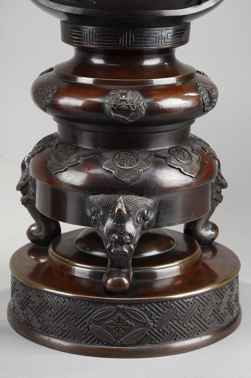 Pair of Perfume Burners in Patinated Bronze with Dogs and Dragons, 20th Century 5