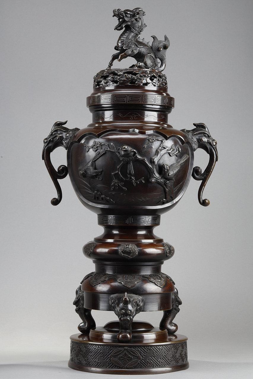 French Pair of Perfume Burners in Patinated Bronze with Dogs and Dragons, 20th Century