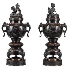 Pair of Perfume Burners in Patinated Bronze with Dogs and Dragons, 20th Century