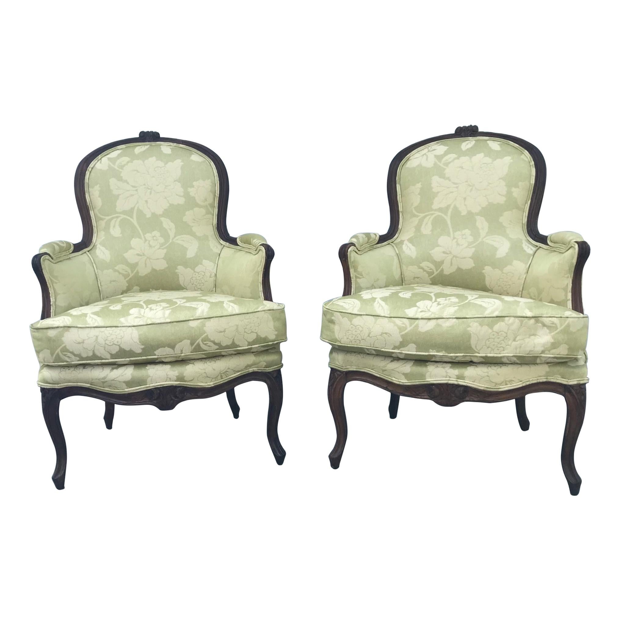 Pair of Period French Louis XV Carved Bergeres Cabriolet, Paris, circa 1760
