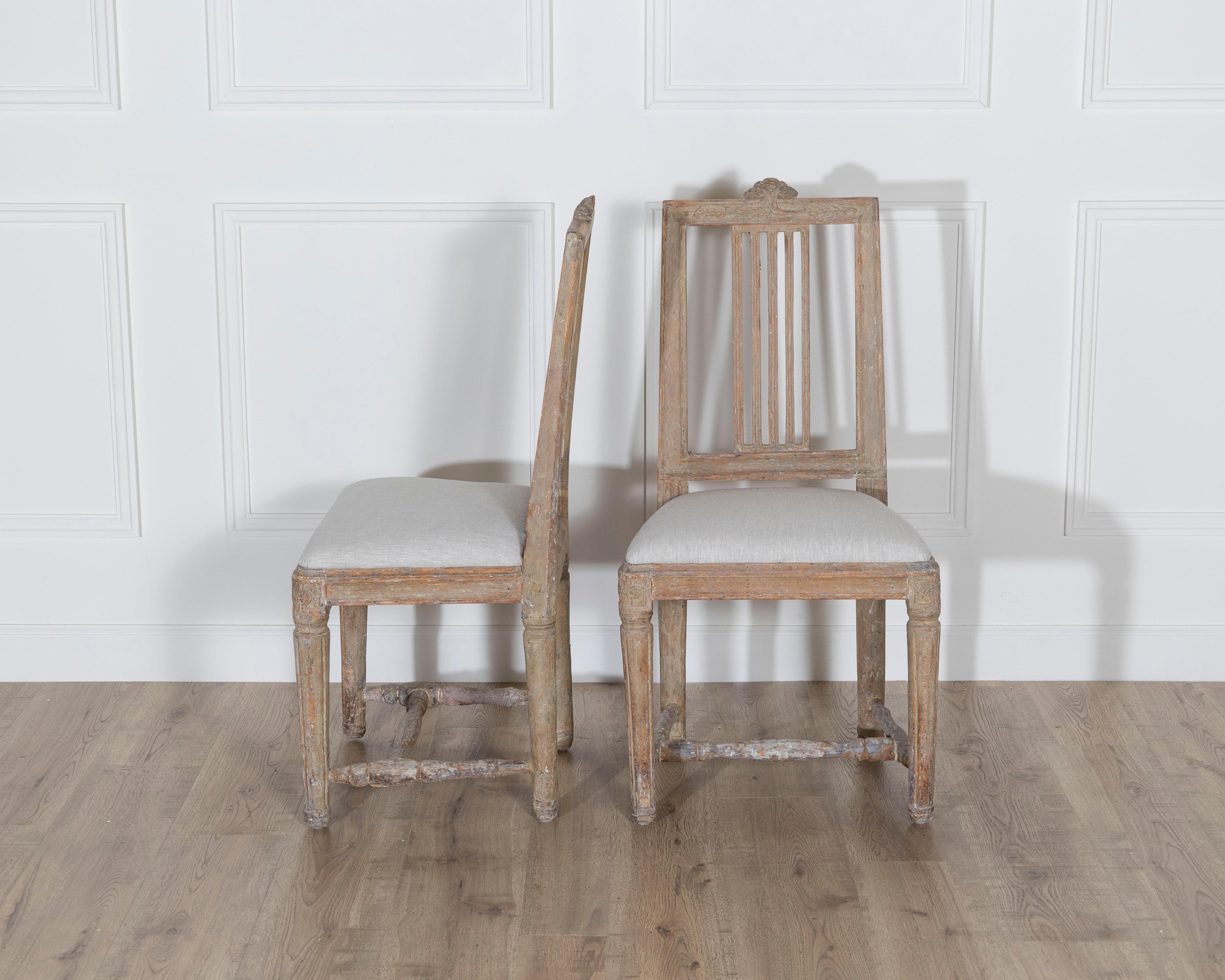 Gustaviano Pair of Period Gustavian Chairs in Original Paint, Sweden, Late 18th Century in vendita