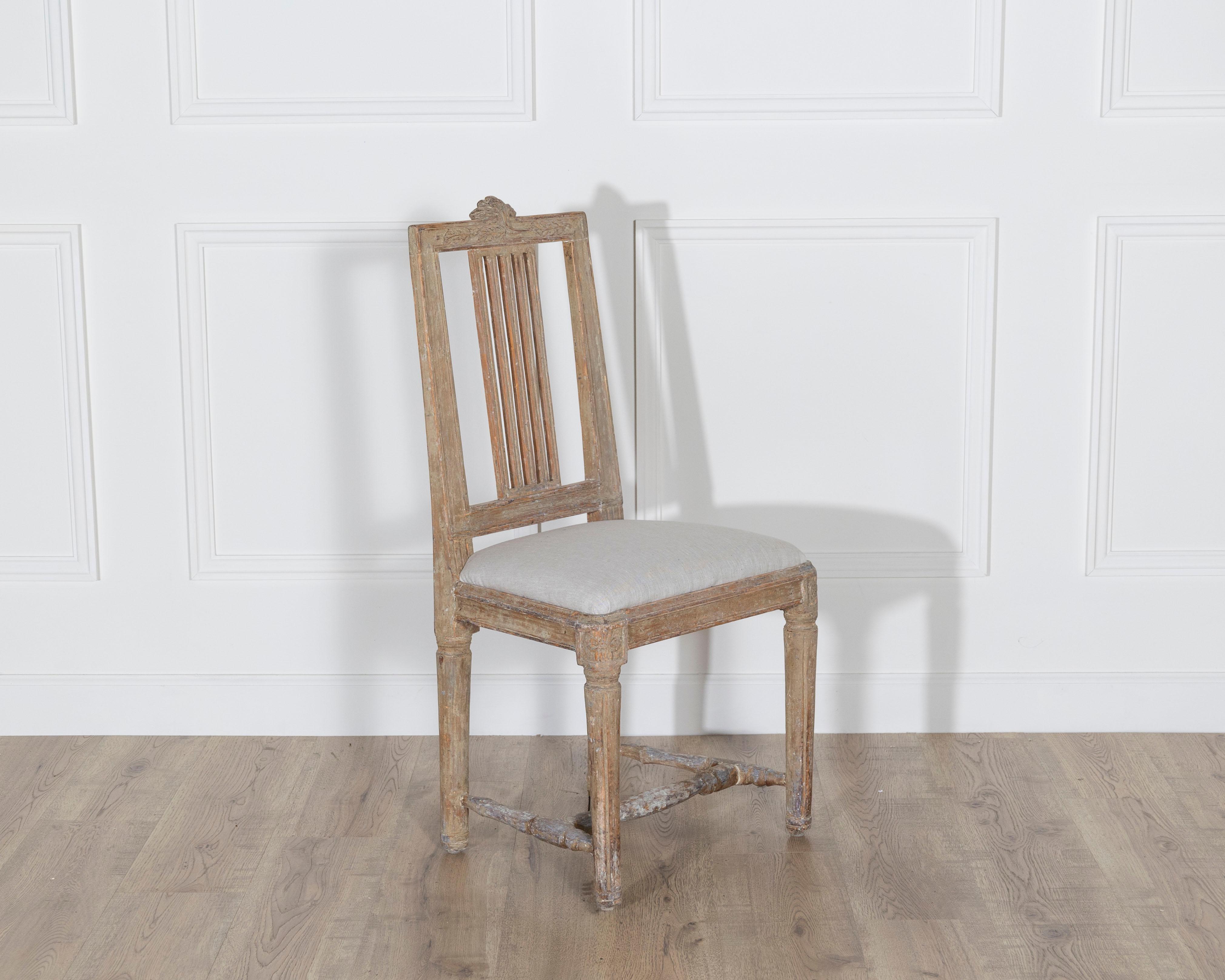 Pino Pair of Period Gustavian Chairs in Original Paint, Sweden, Late 18th Century in vendita