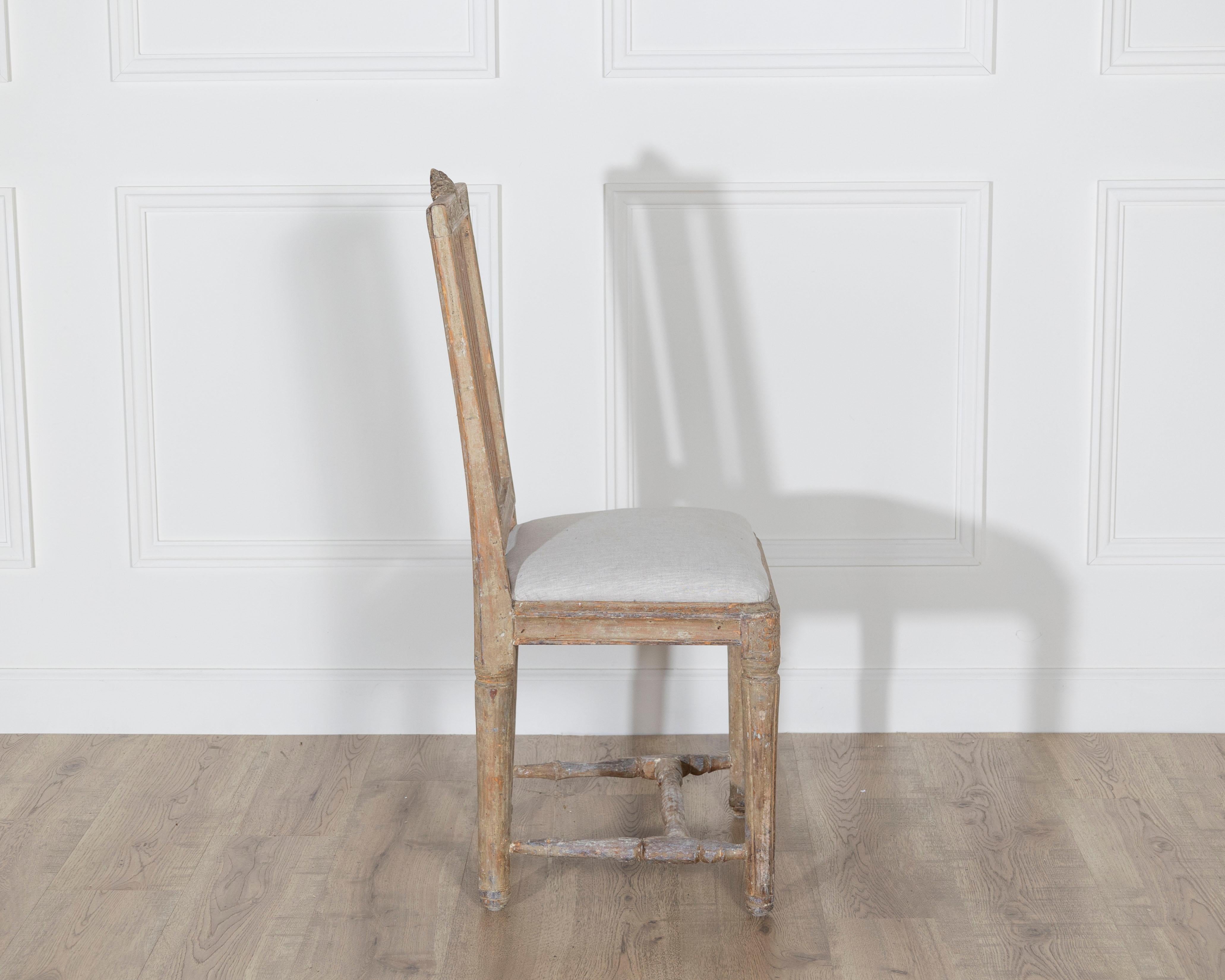 Pair of Period Gustavian Chairs in Original Paint, Sweden, Late 18th Century in vendita 1
