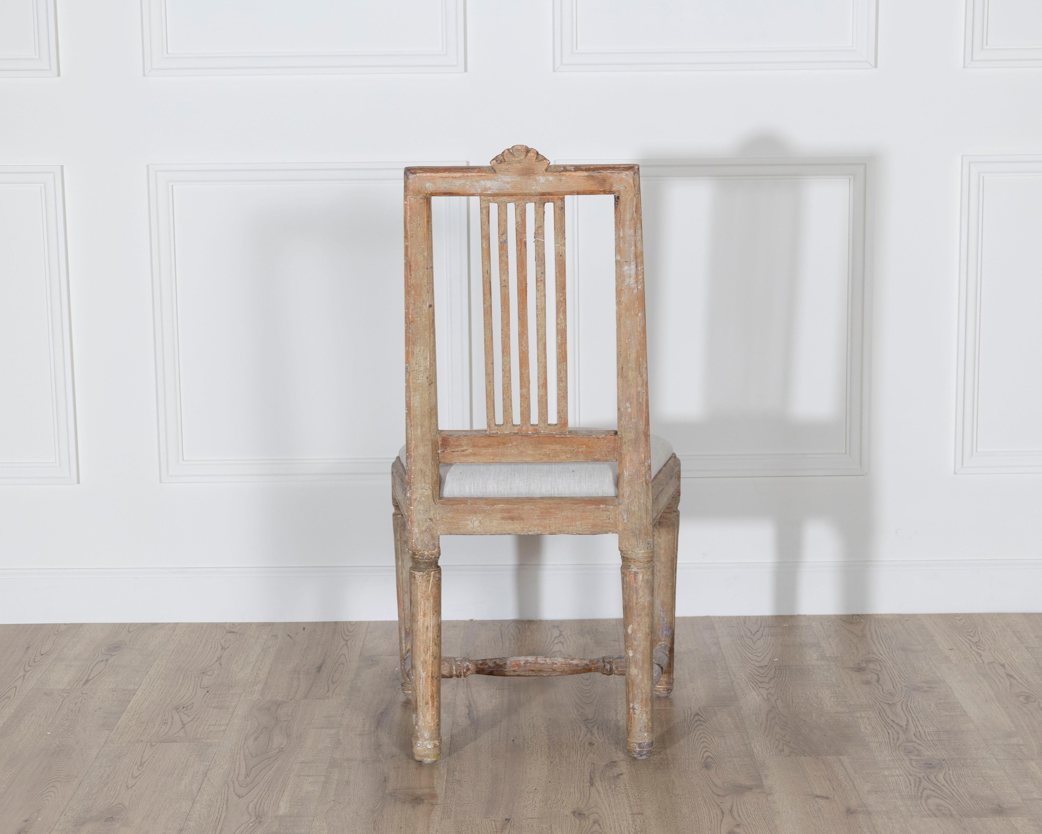 Pair of Period Gustavian Chairs in Original Paint, Sweden, Late 18th Century in vendita 2