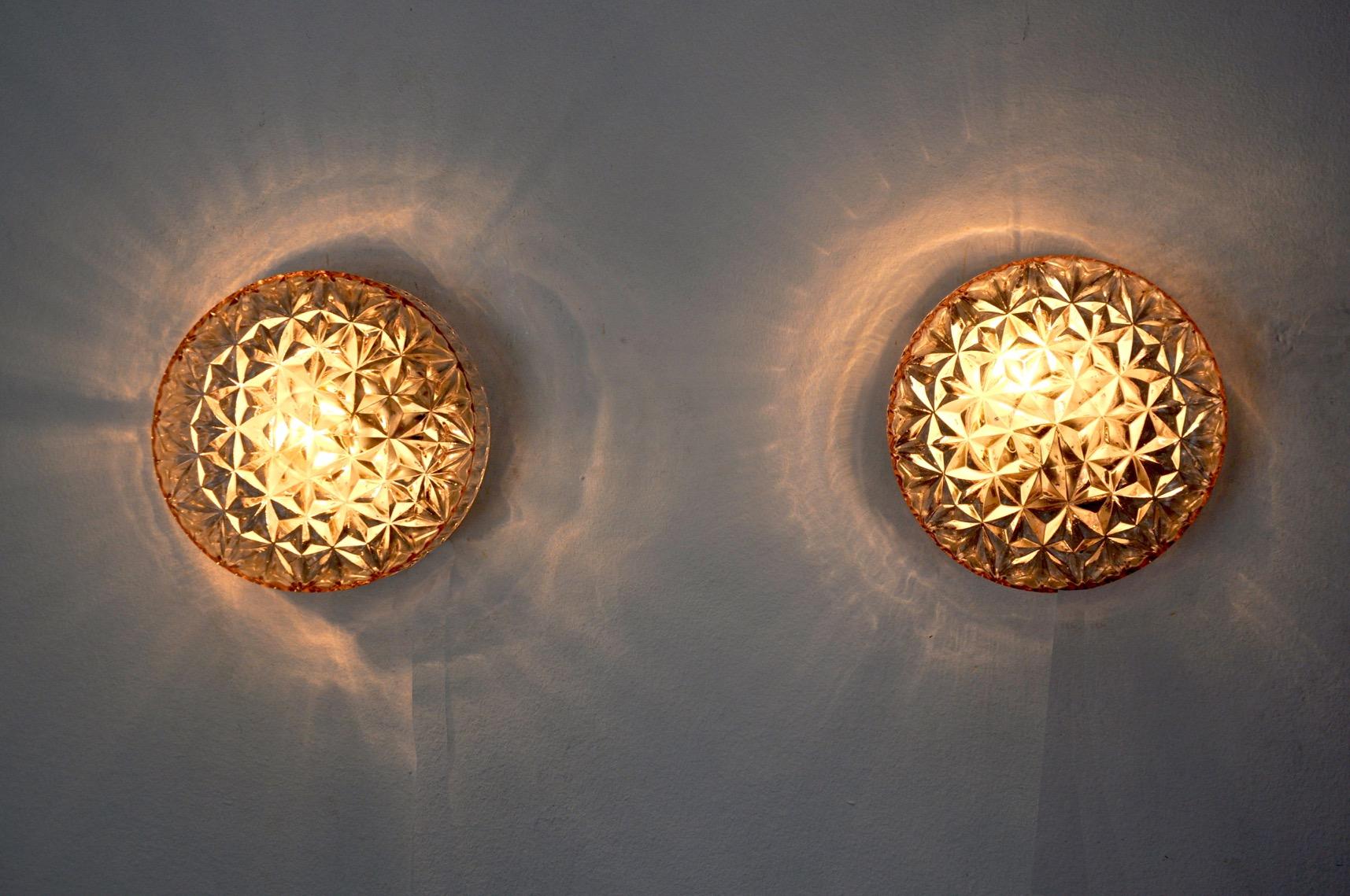 Pair of Peris Andreu Sconces, Mauve Cut Glass, Spain, 1970 In Good Condition In BARCELONA, ES