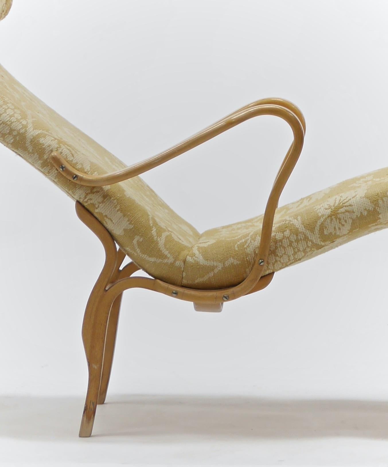 Swedish Pair of Pernilla Chaise Lounges by Bruno Mathsson For Sale
