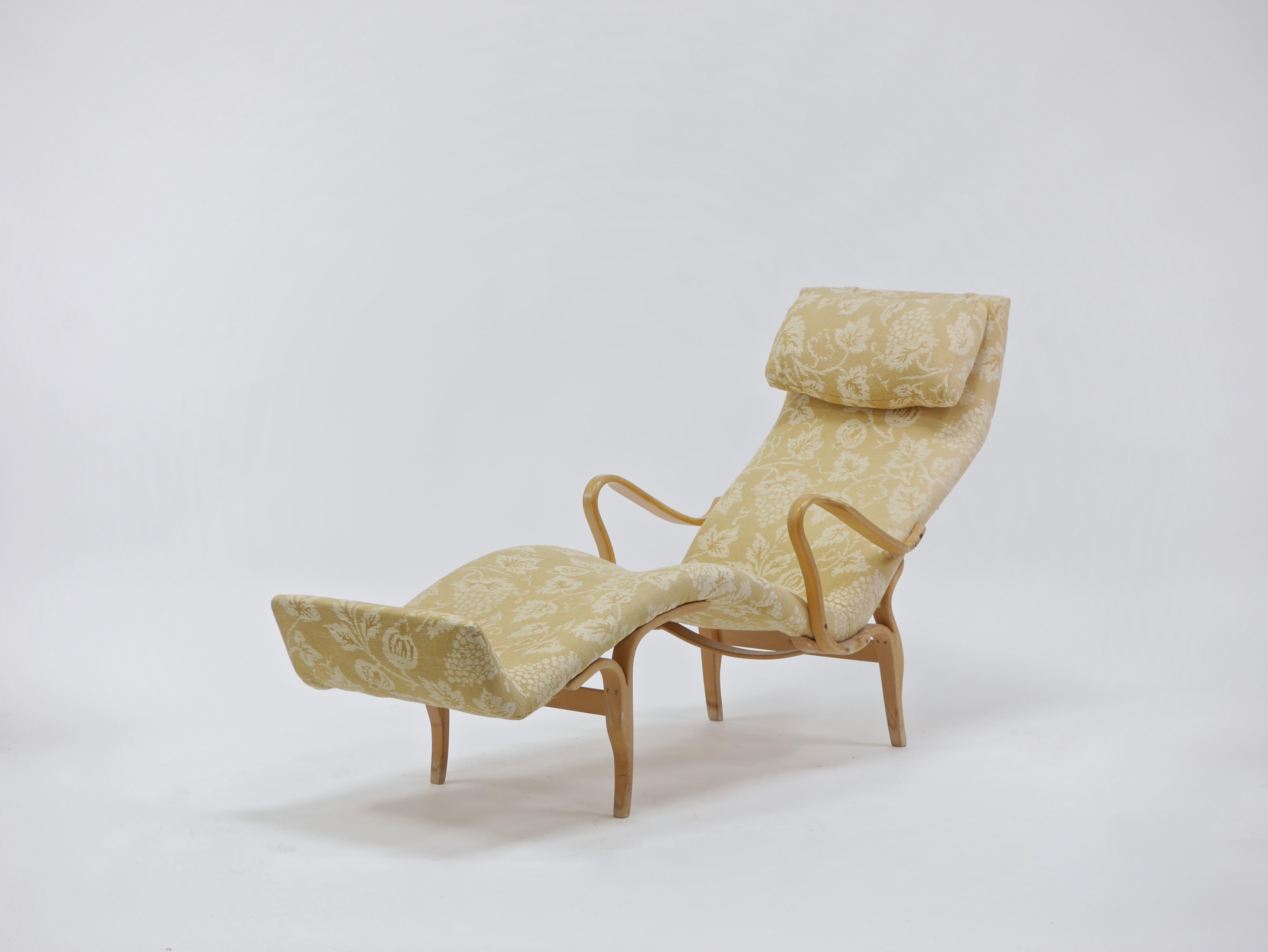 Pair of Pernilla Chaise Lounges by Bruno Mathsson For Sale 1