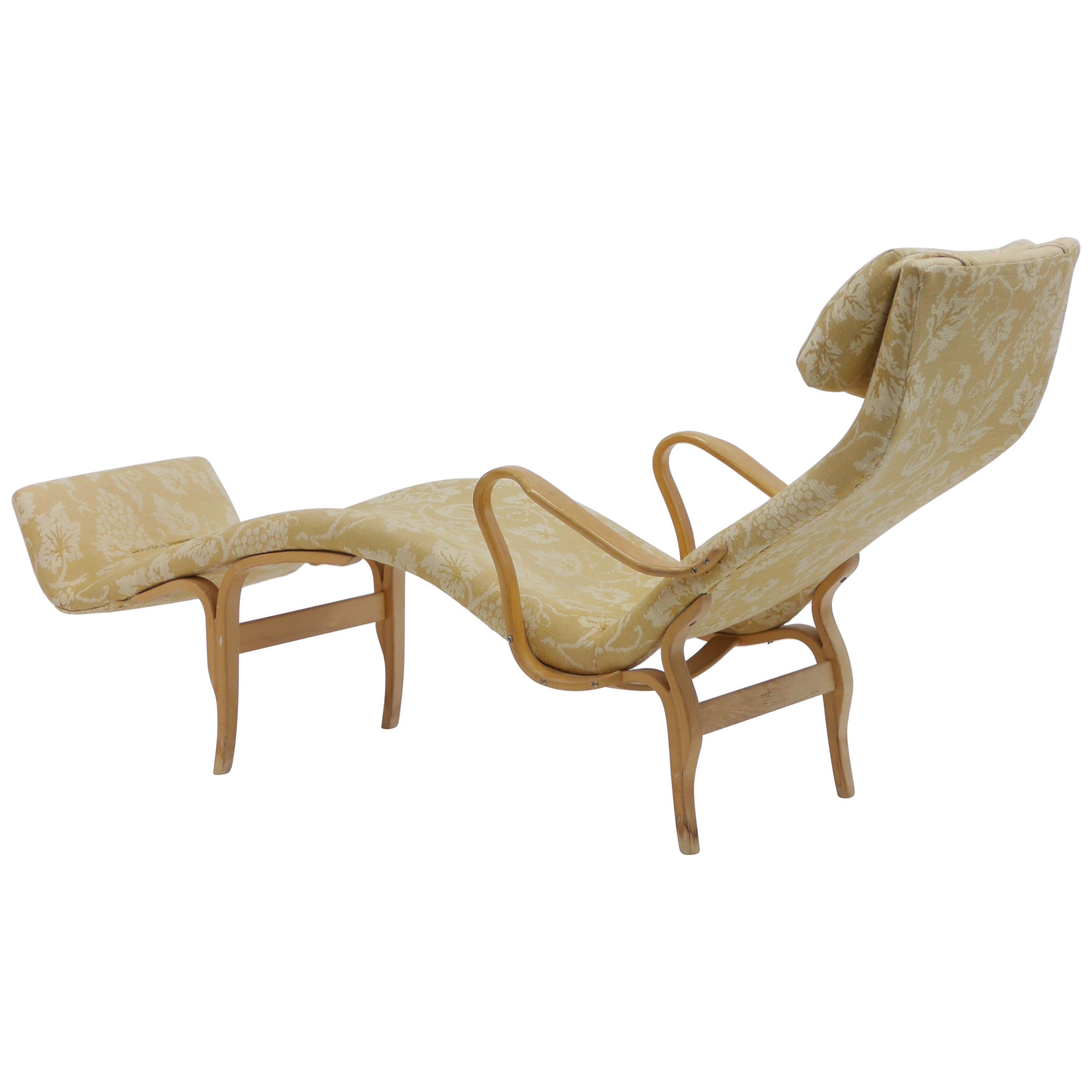 Pair of Pernilla Chaise Lounges by Bruno Mathsson For Sale