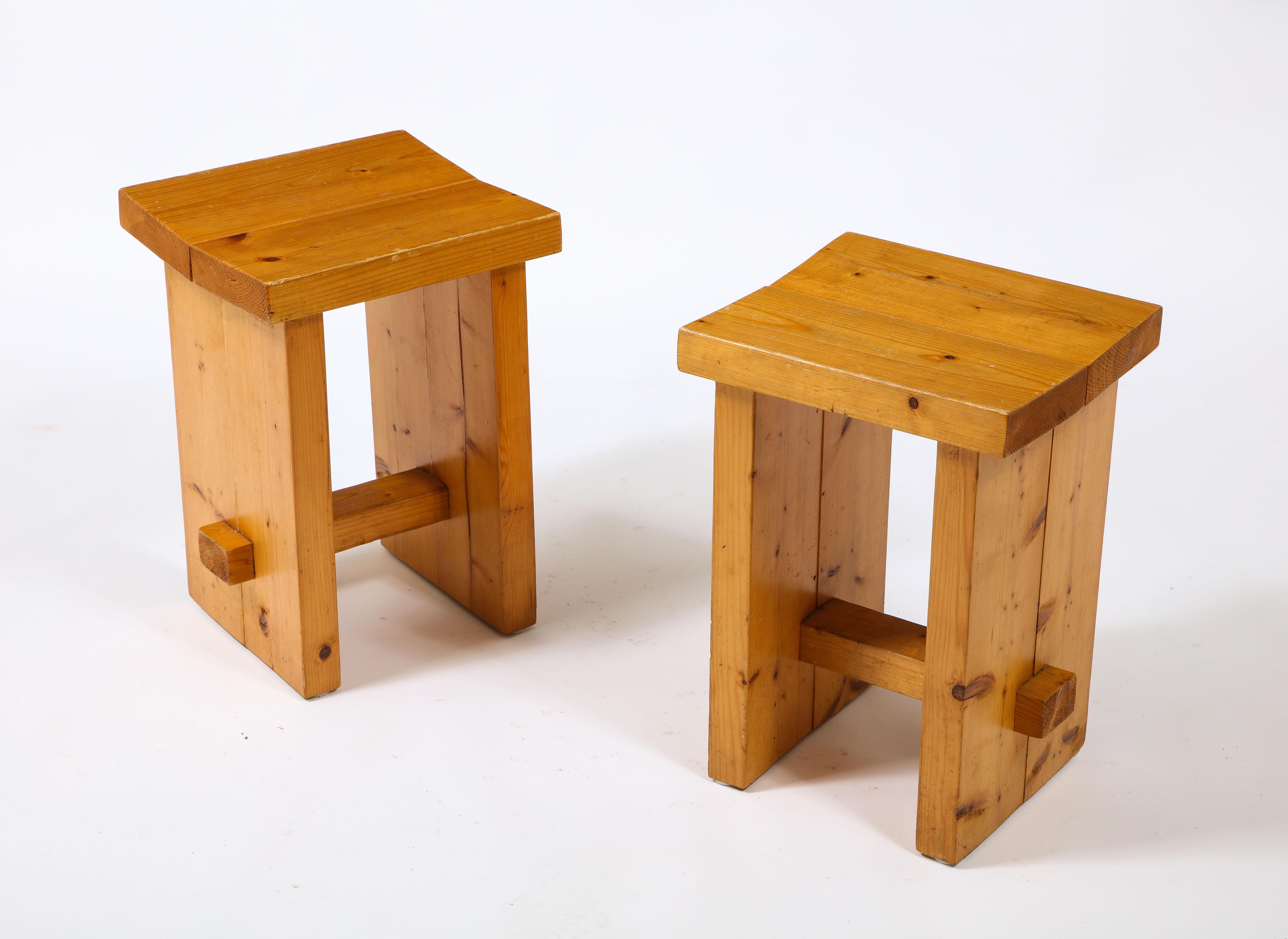 Reminiscent of the work of Perriand, these pine stools are very sturdy and practical.
