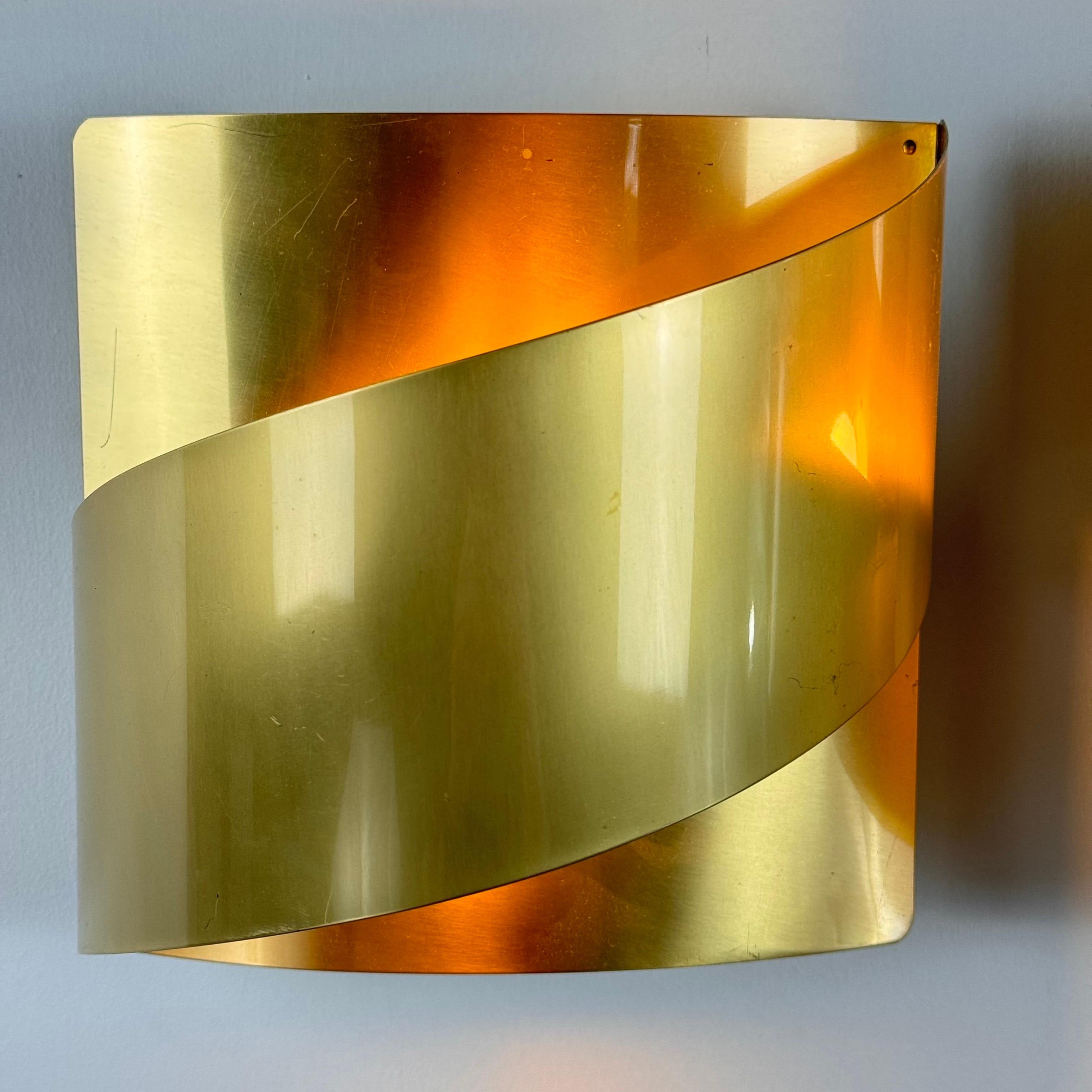 Suédois Paire d'appliques Peter Celsing pour Falkenbergs Belysning, Suède, années 1960 en vente