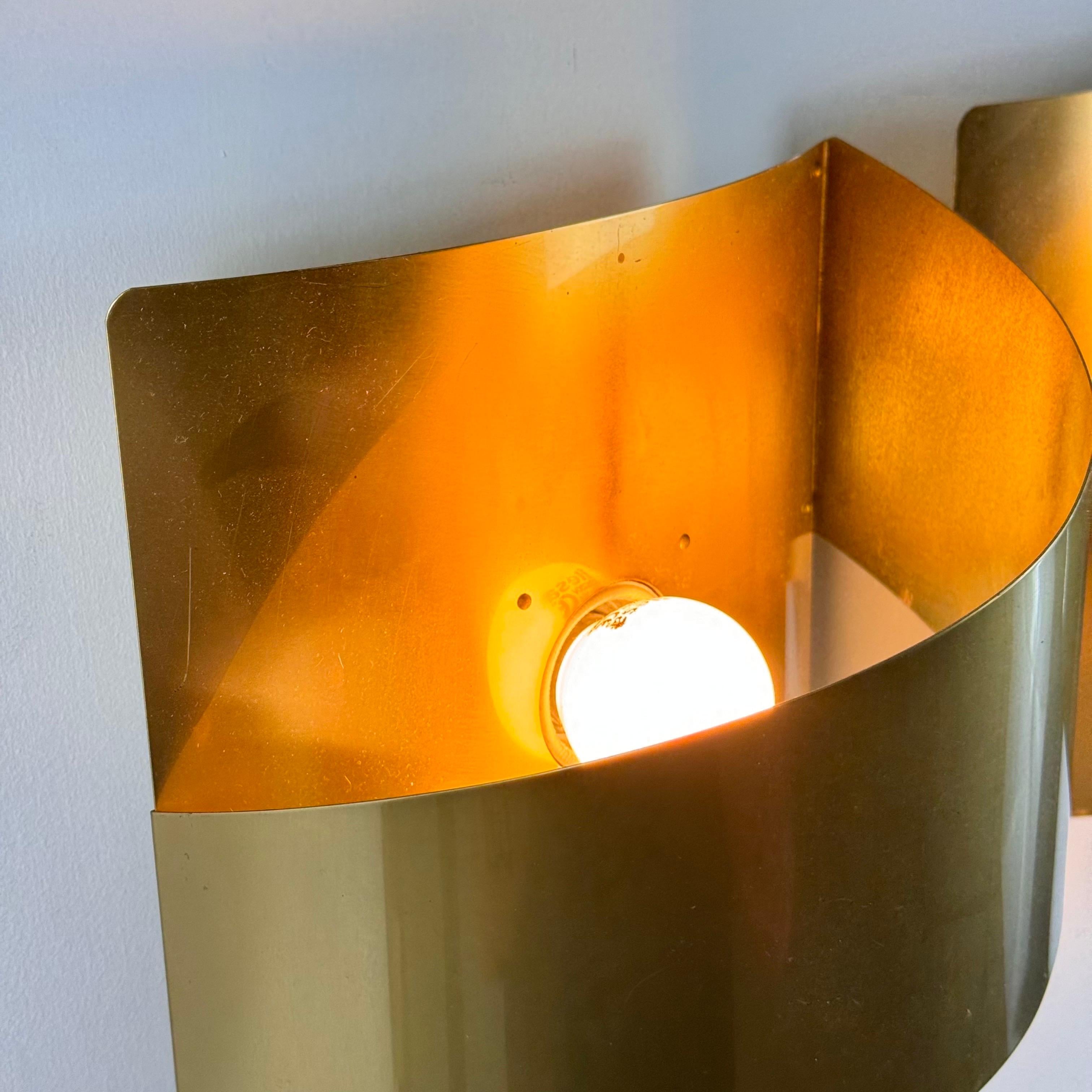 Métal Paire d'appliques Peter Celsing pour Falkenbergs Belysning, Suède, années 1960 en vente