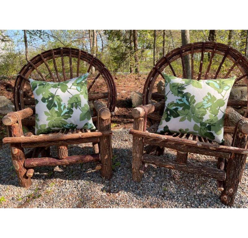 Coppia di cuscini Iconic Fig Leaf di Peter Dunham per interni e per esterni da 22 pollici con inserti In condizioni Nuovo in vendita a Winder, GA