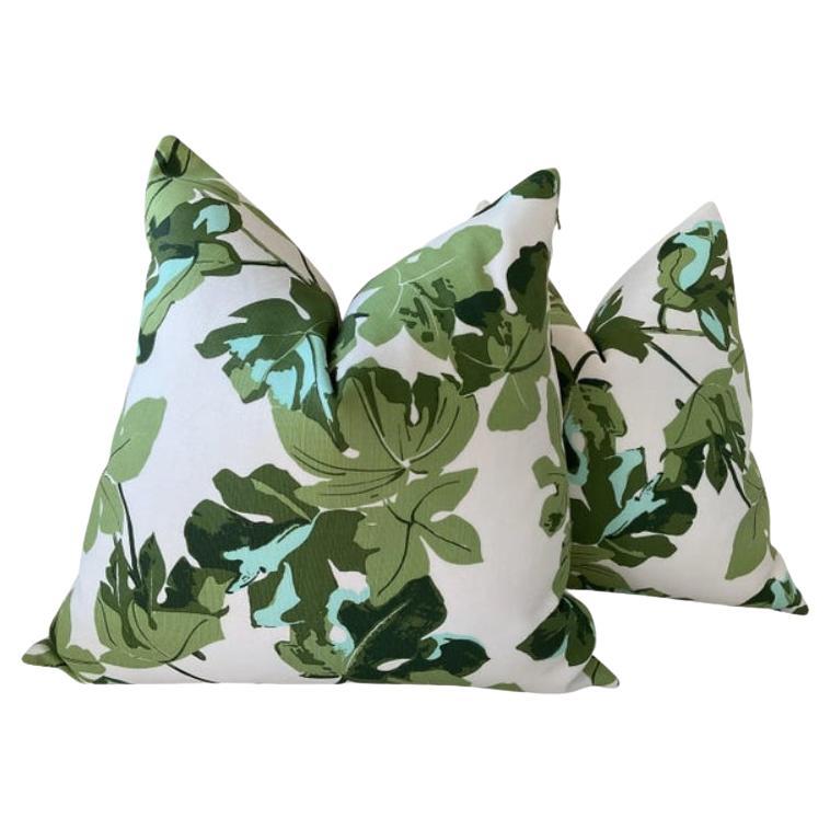 Coppia di cuscini Iconic Fig Leaf di Peter Dunham per interni e per esterni da 22 pollici con inserti in vendita
