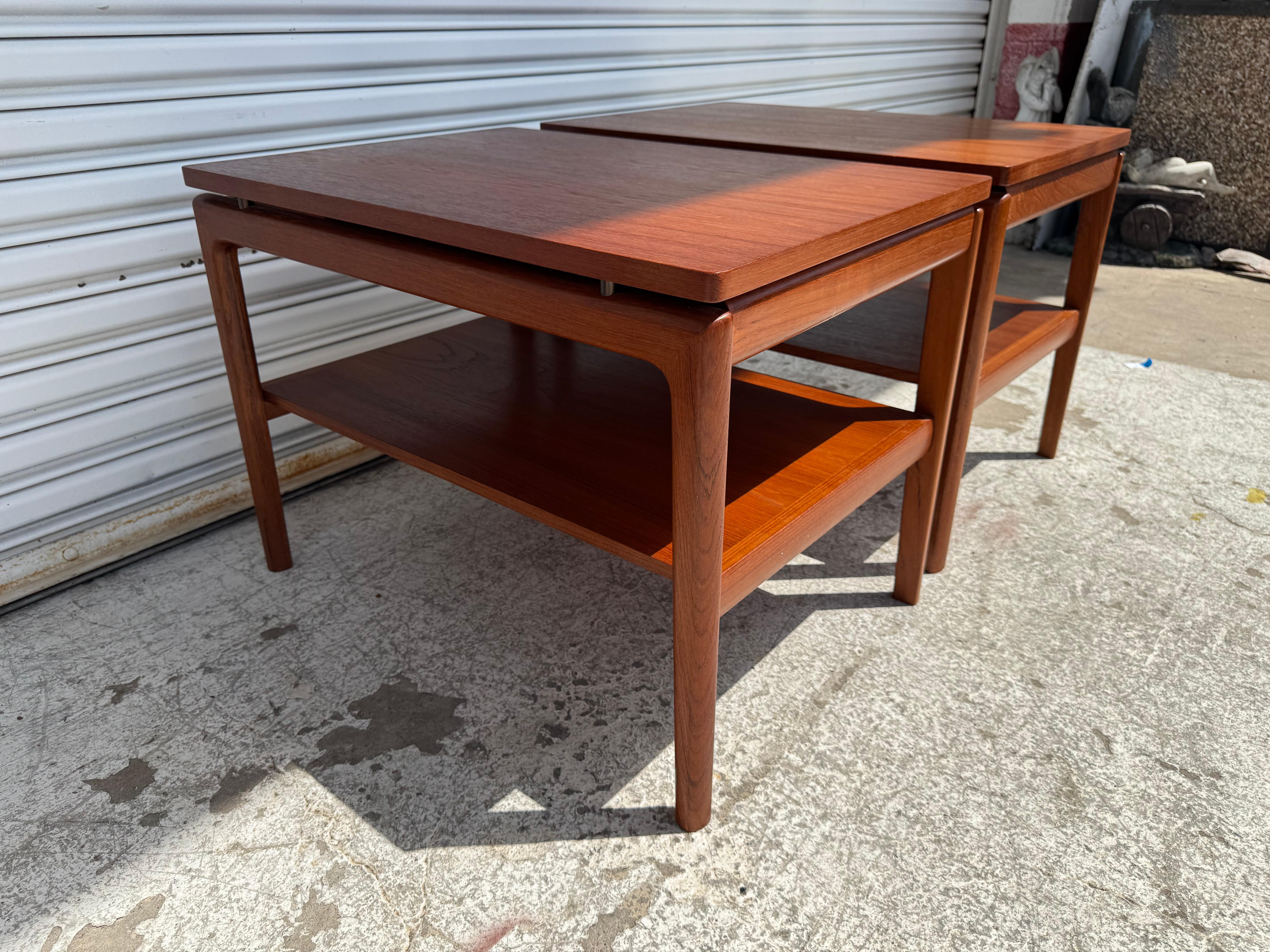 20ième siècle Paire de tables d'appoint en teck de Peter Hvidt pour Frances and Sons en vente