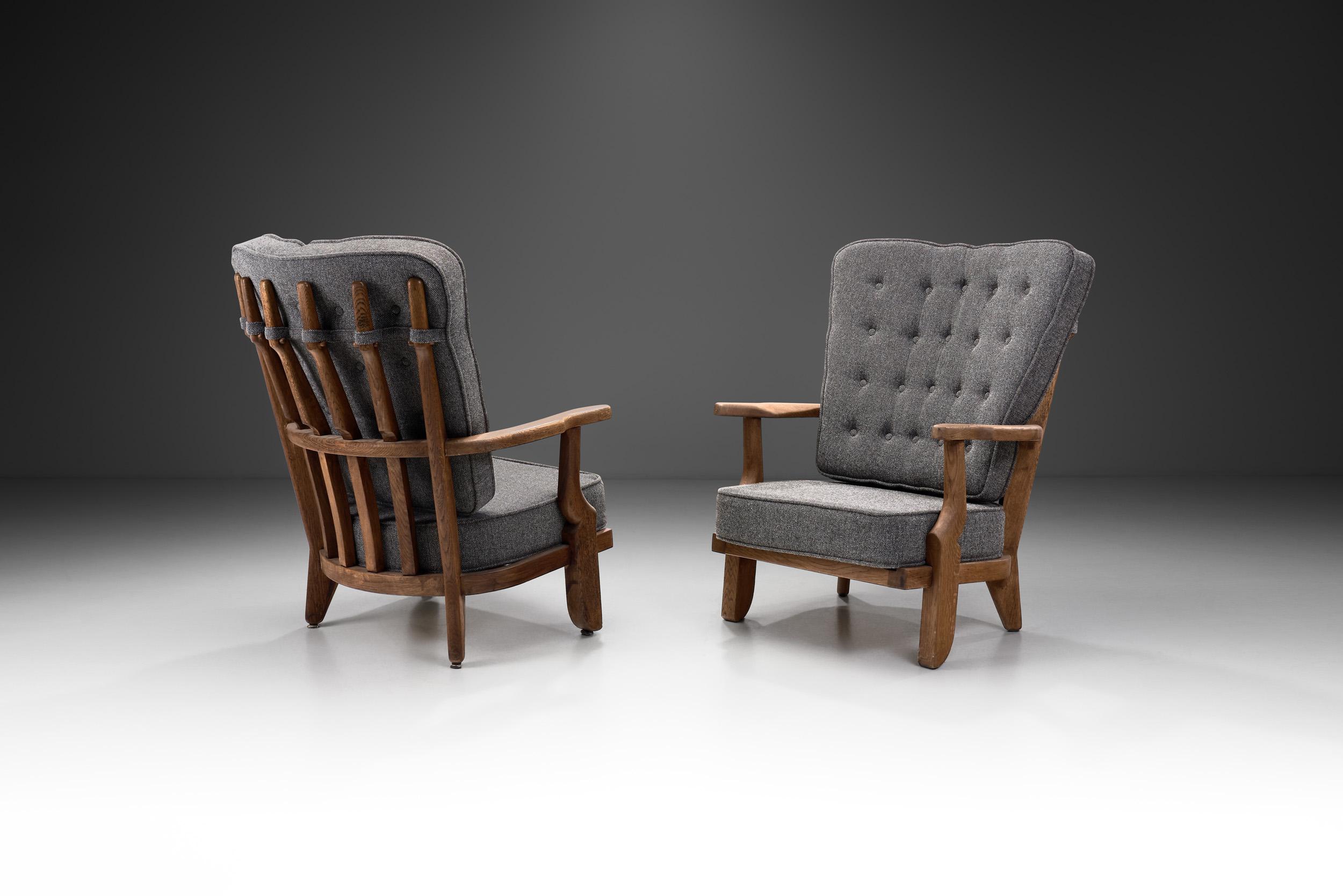 This pair of oaken “Petit Repos” lounge chairs deserve their title of iconic, both in terms of quality and design. This model visually represents the very reason Votre Maison, the French duo Guillerme et Chambron’s company, significantly influenced