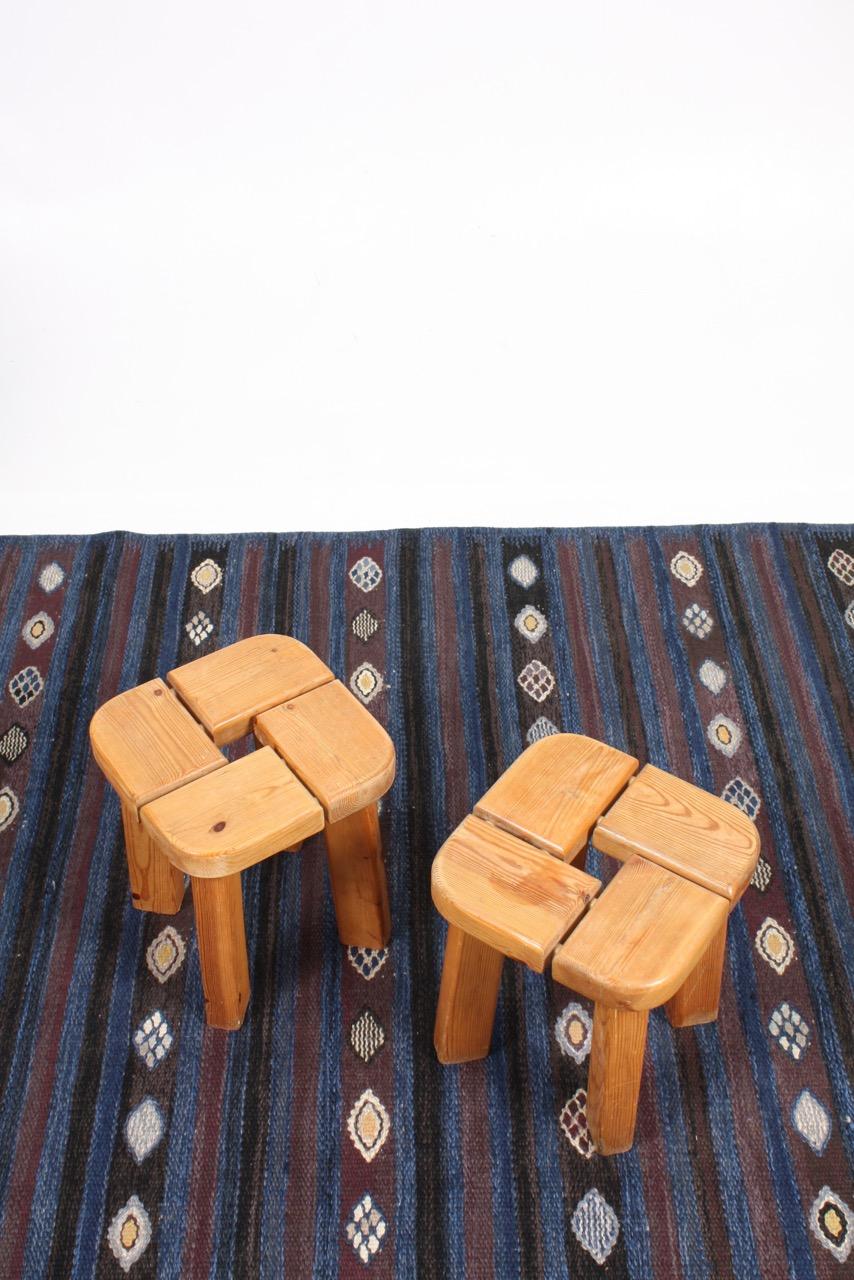 Pair of Petit Scandinavian Modern End Tables in Pine, 1950s 1