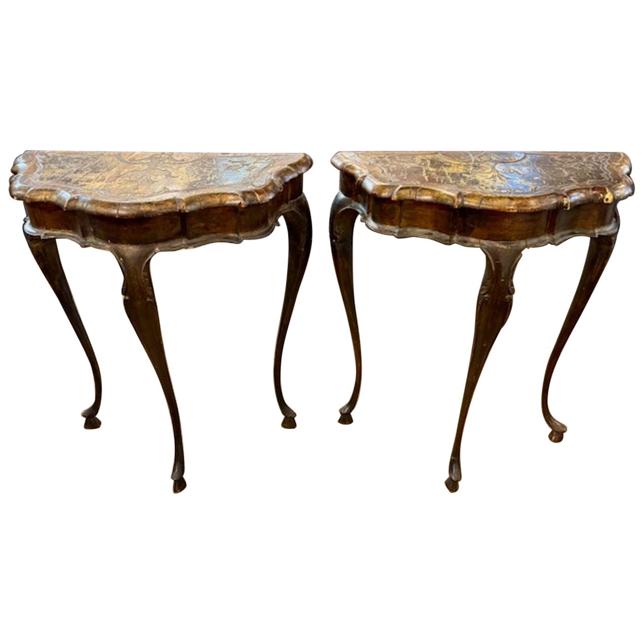 Paire de petites consoles anglaises du 19e siècle de style Queen Anne en vente