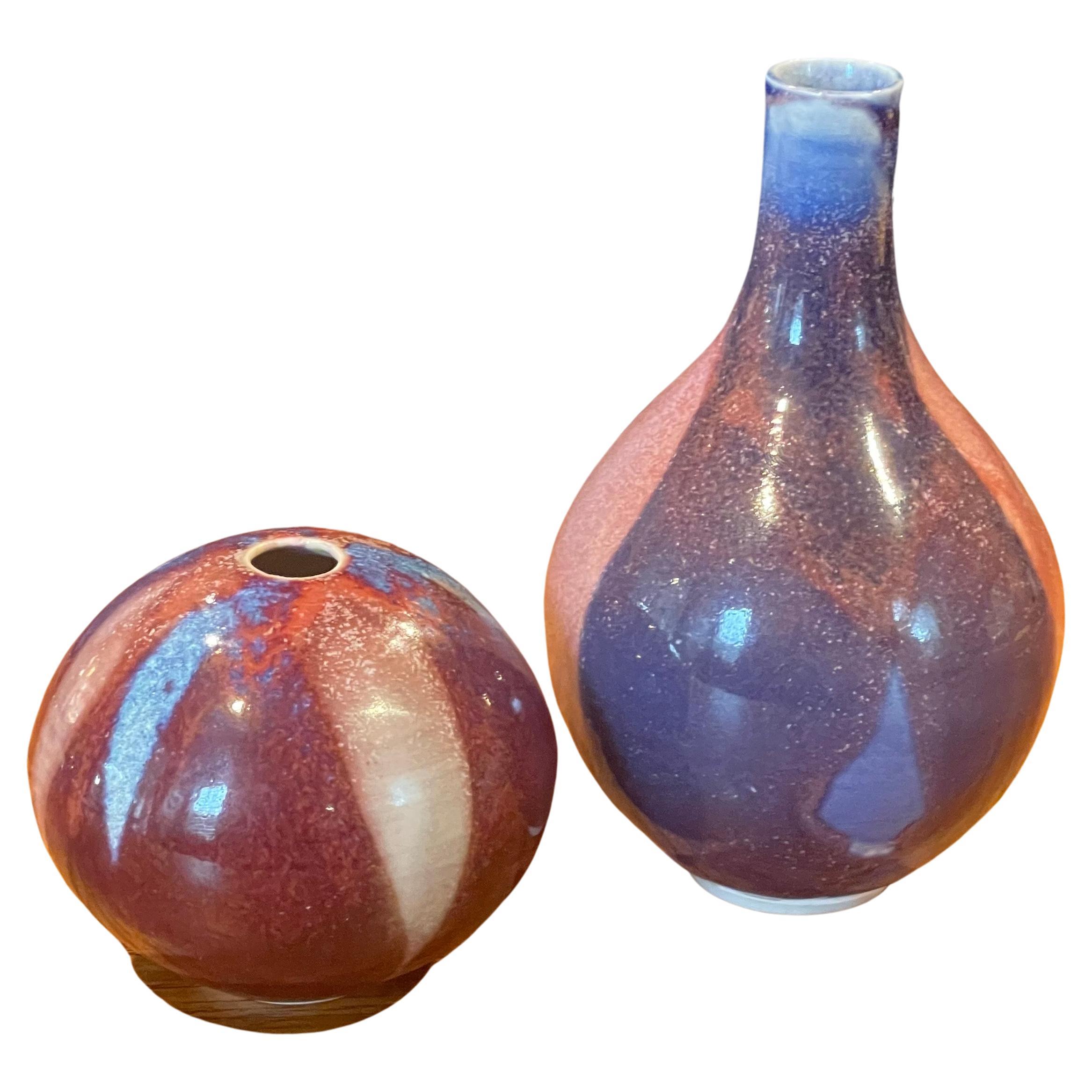 Mid-Century Modern Paire de petits vases en céramique de California Studio Pottery par Barbara Moorefield en vente