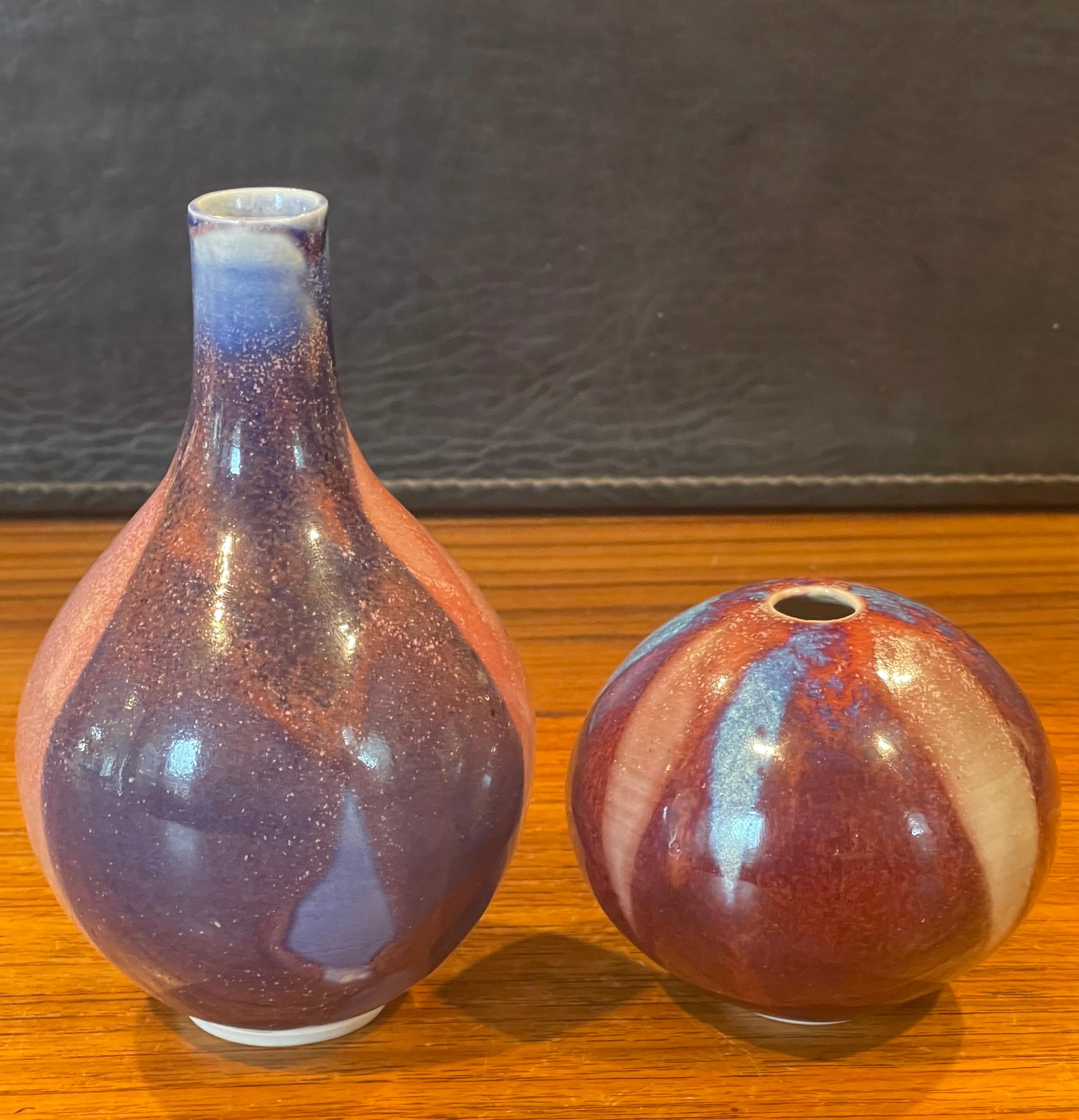 Pair of Petite California Studio Pottery Ceramic Vases by Barbara Moorefield In Good Condition For Sale In San Diego, CA