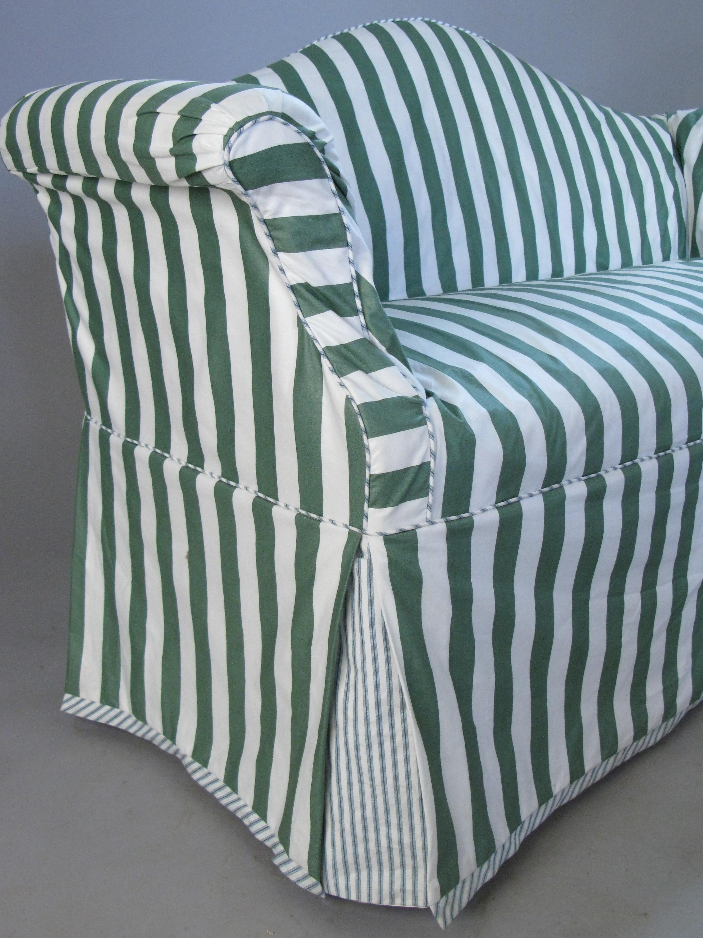 Pair of Petite Camelback Settees with Slipcovers in Green & White In Good Condition In Hudson, NY
