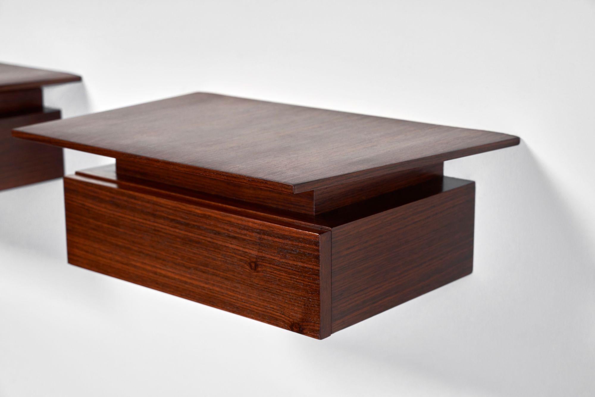 Paire de petites tables de nuit flottantes à un tiroir en bois de rose de style moderne danois en vente 4