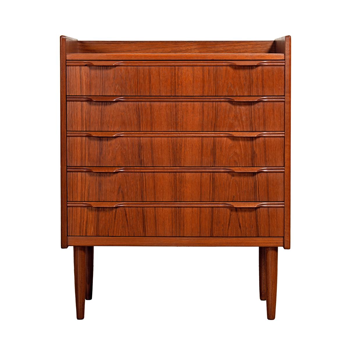 - Exceptional pair of chests of drawers in a petite size, with the chests having five drawers each
- Use as taller nightstands if you need additional storage in a bedroom
- Table surface has a taller frame to prevent items from falling off
- Two