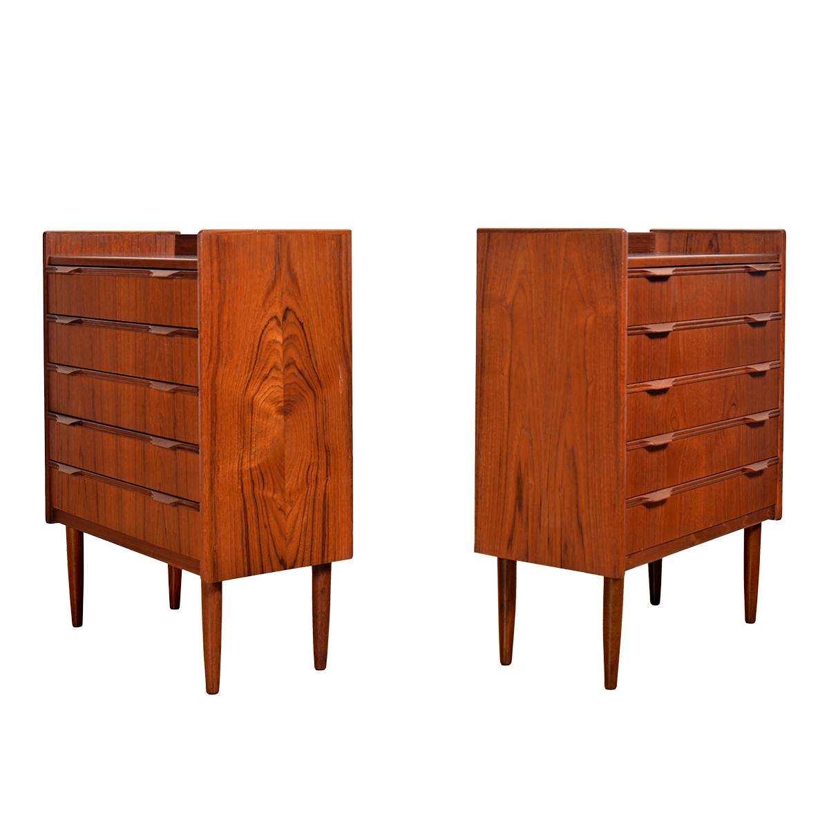 Pair of Petite Danish Teak End Tables  Nightstands In Good Condition For Sale In Kensington, MD