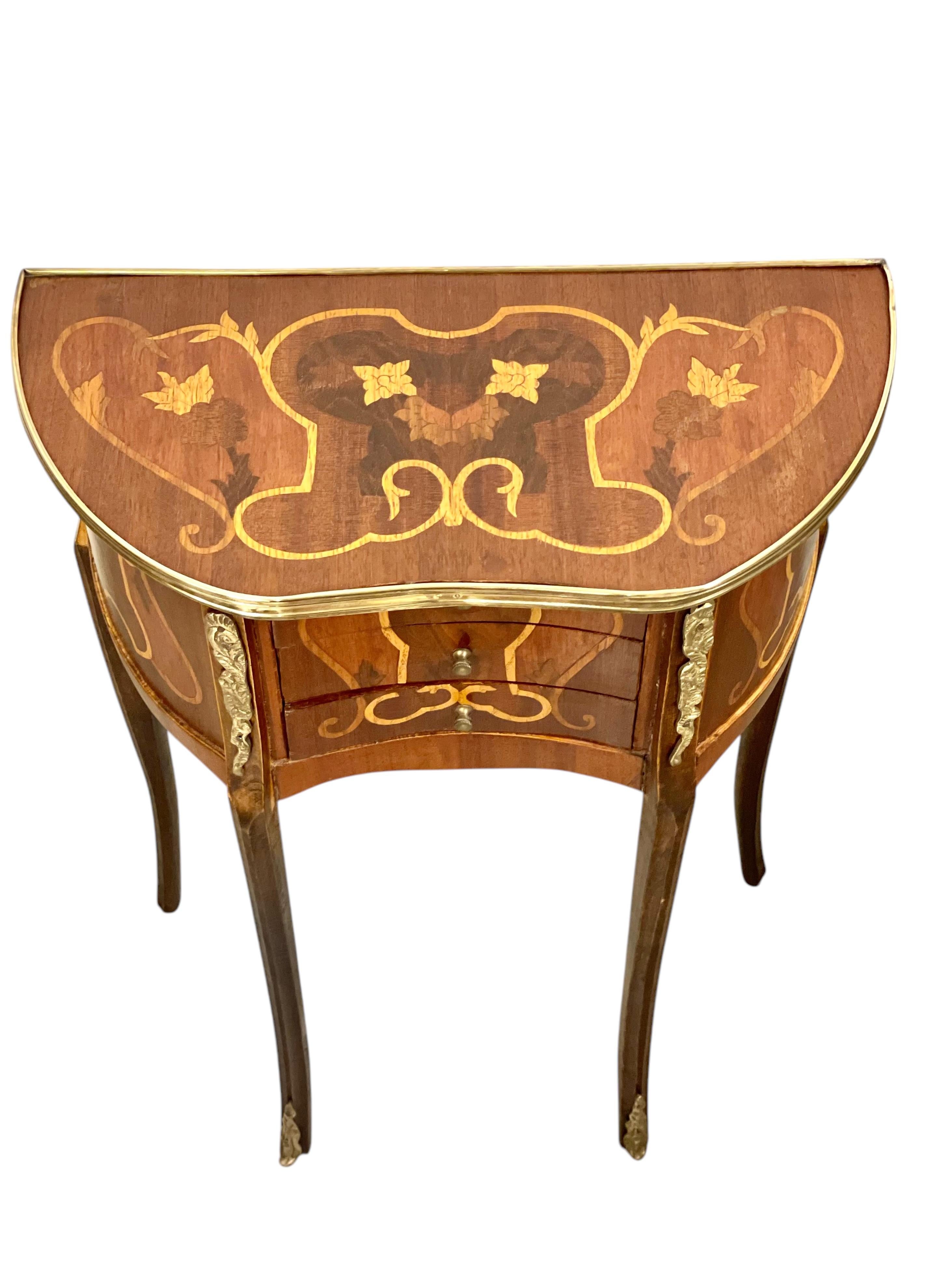Pair of Petite Decorative Side Tables For Sale 3