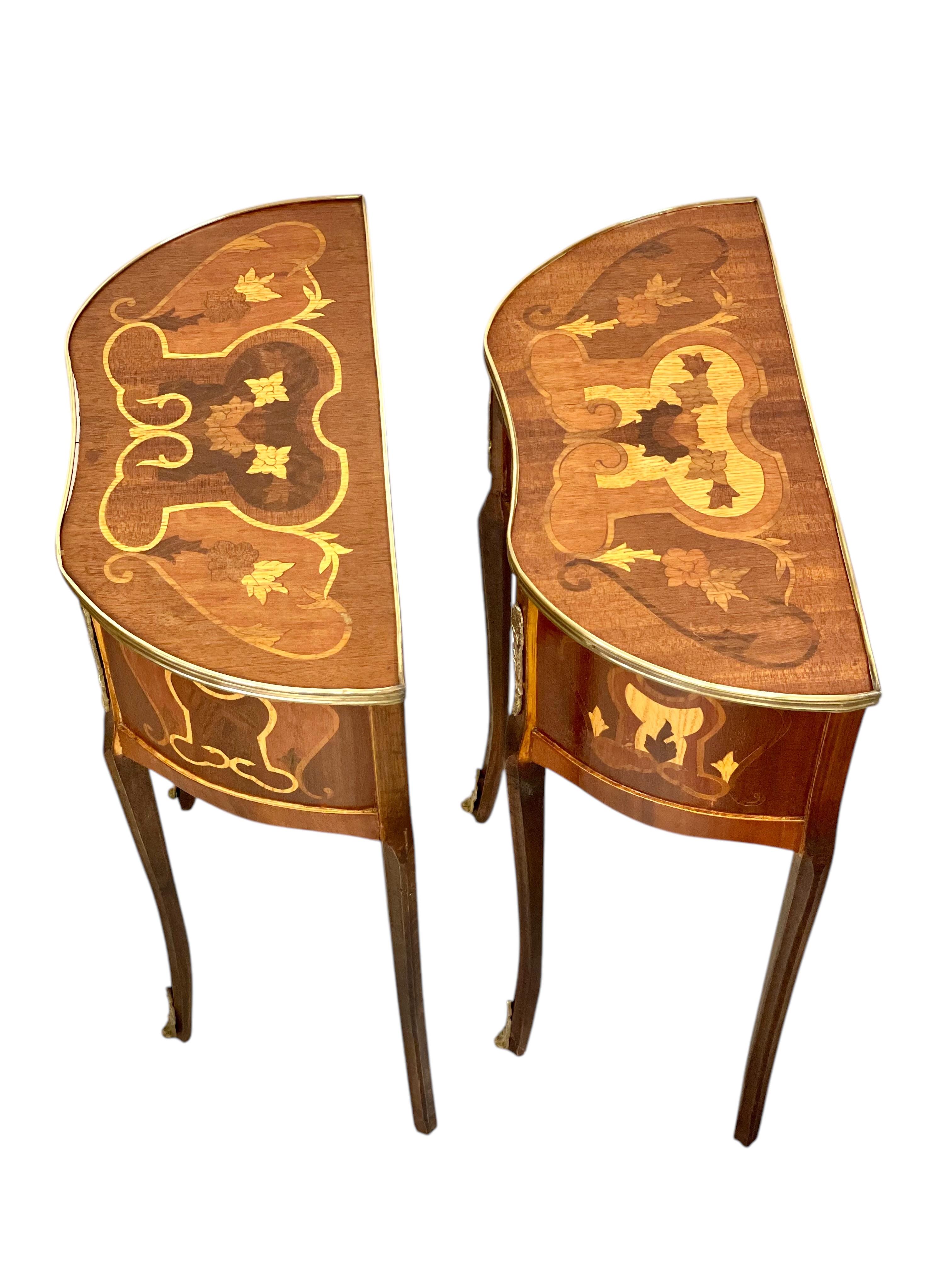 Pair of Petite Decorative Side Tables For Sale 1