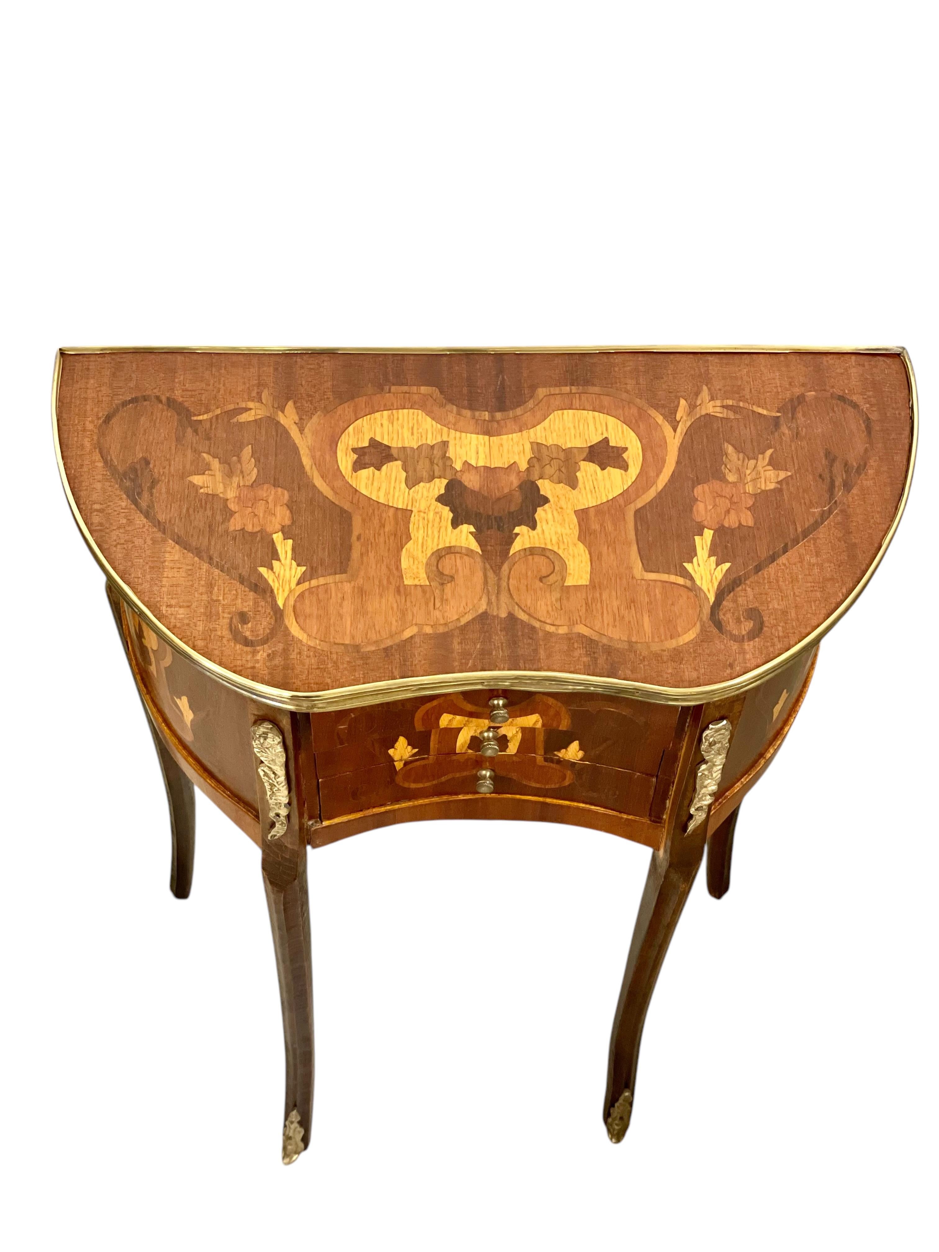 Pair of Petite Decorative Side Tables For Sale 2